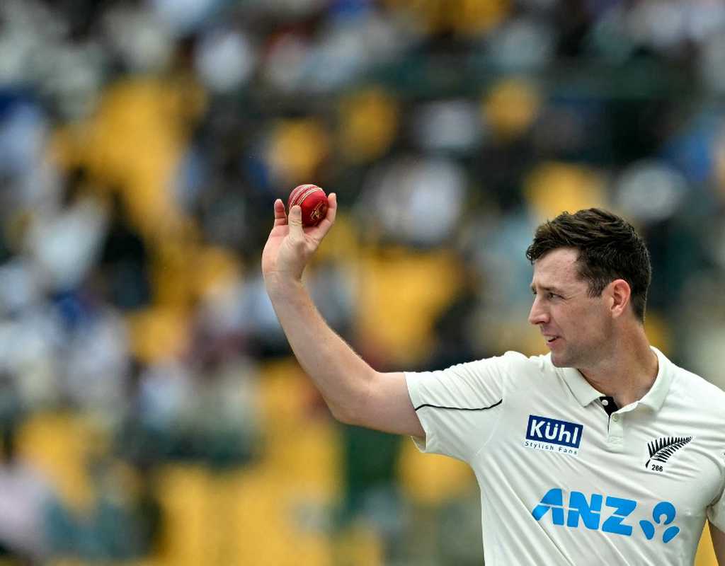 Matt Henry picks five as New Zealand dominate day one  