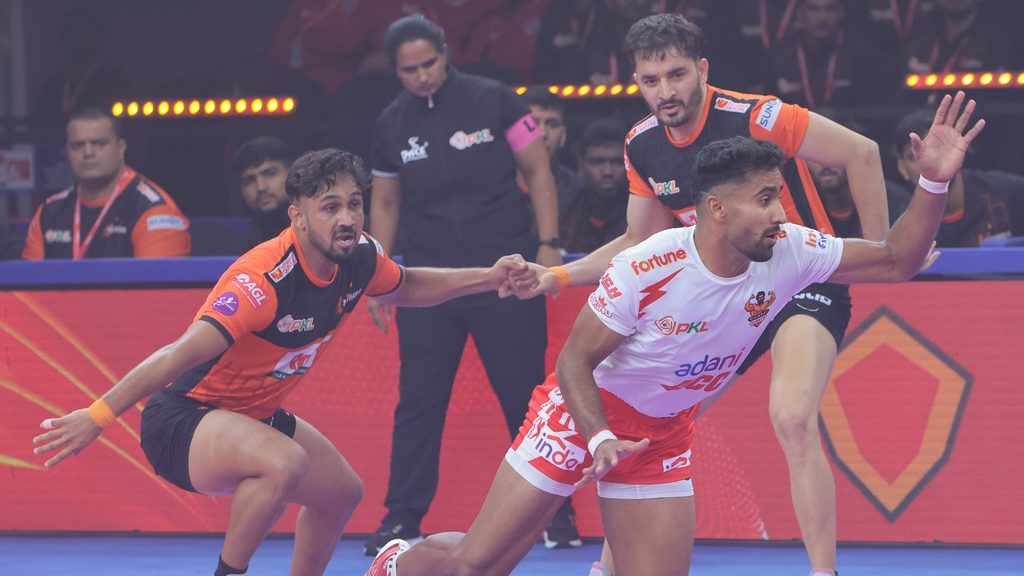 PKL12: U Mumba Clinch Thriller, Edge Gujarat Giants 7-6 in Dramatic Tie-Breaker Finish  