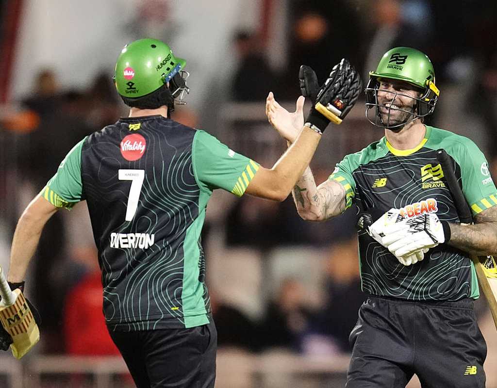 Southern Brave edge past Manchester Originals in thriller  