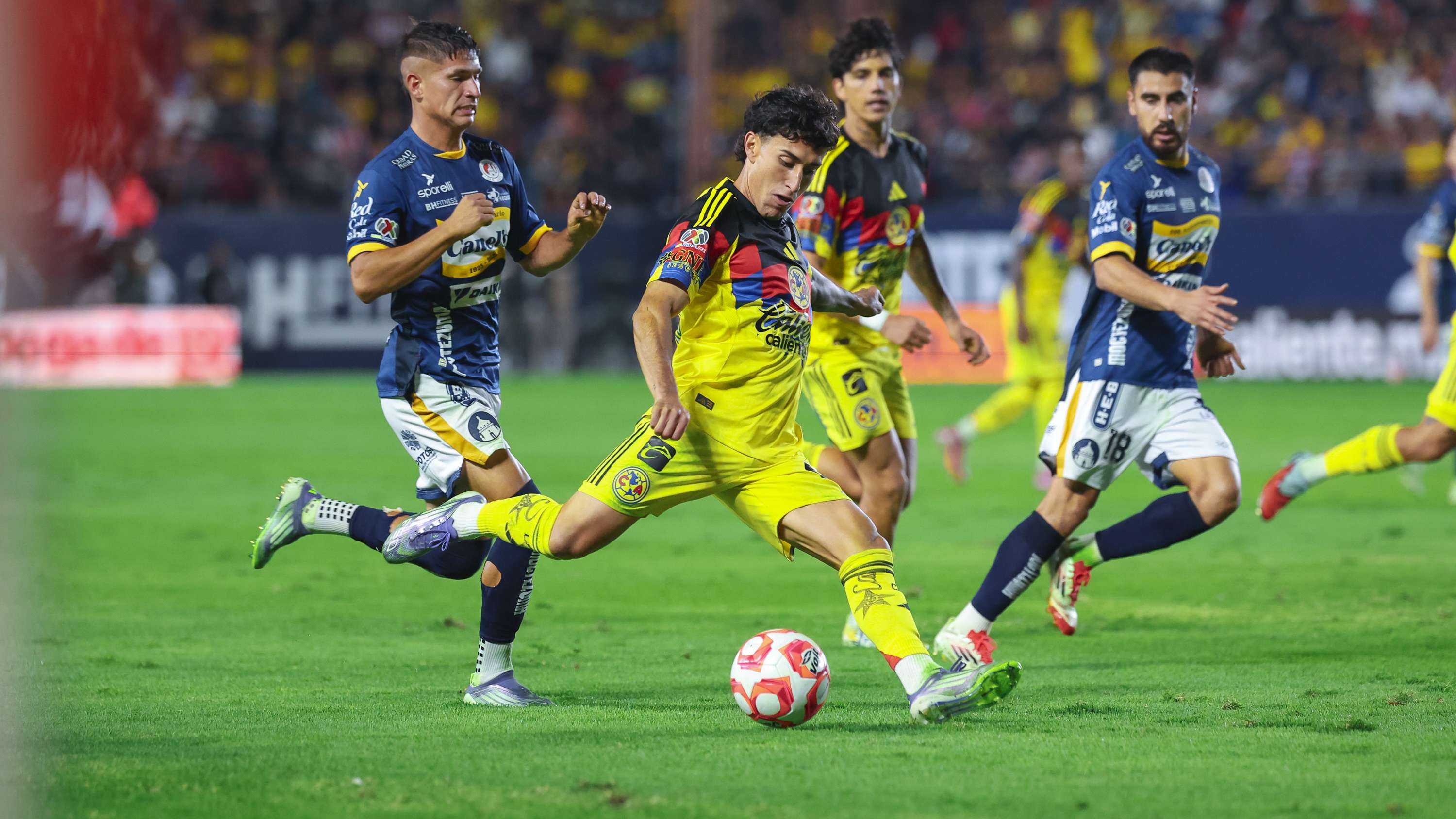 Zendejas shines with late goal in Jardine’s 100th Liga MX match  