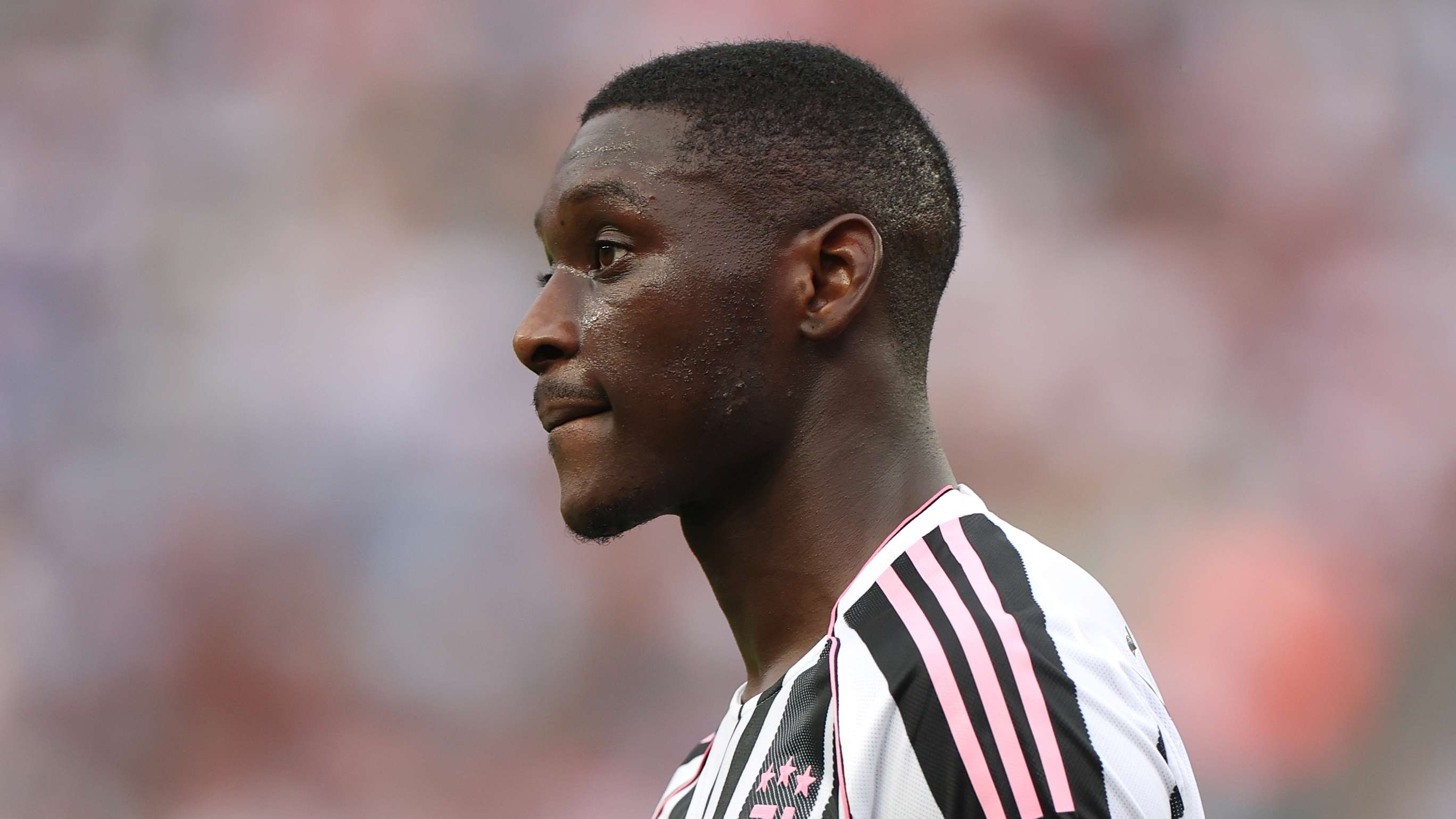 Spurs confirm surprise deadline day swoop for Kolo Muani  