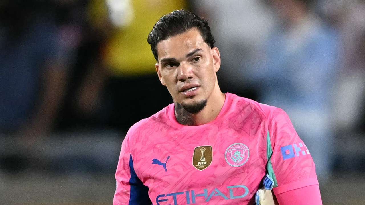 Man City confirm Ederson's €14m transfer to Fenerbahce  