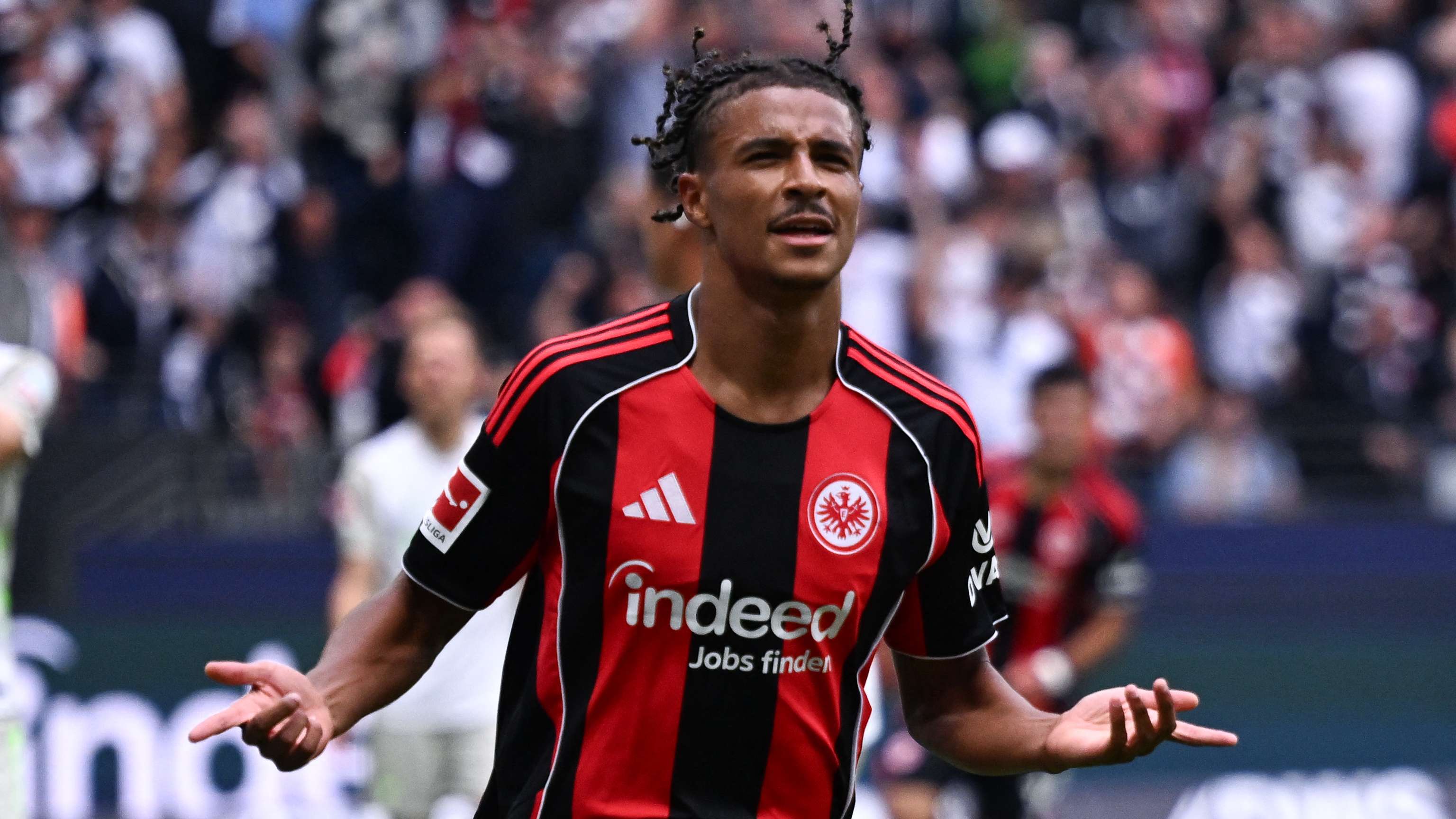 Frankfurt reject massive €70m for star midfielder  