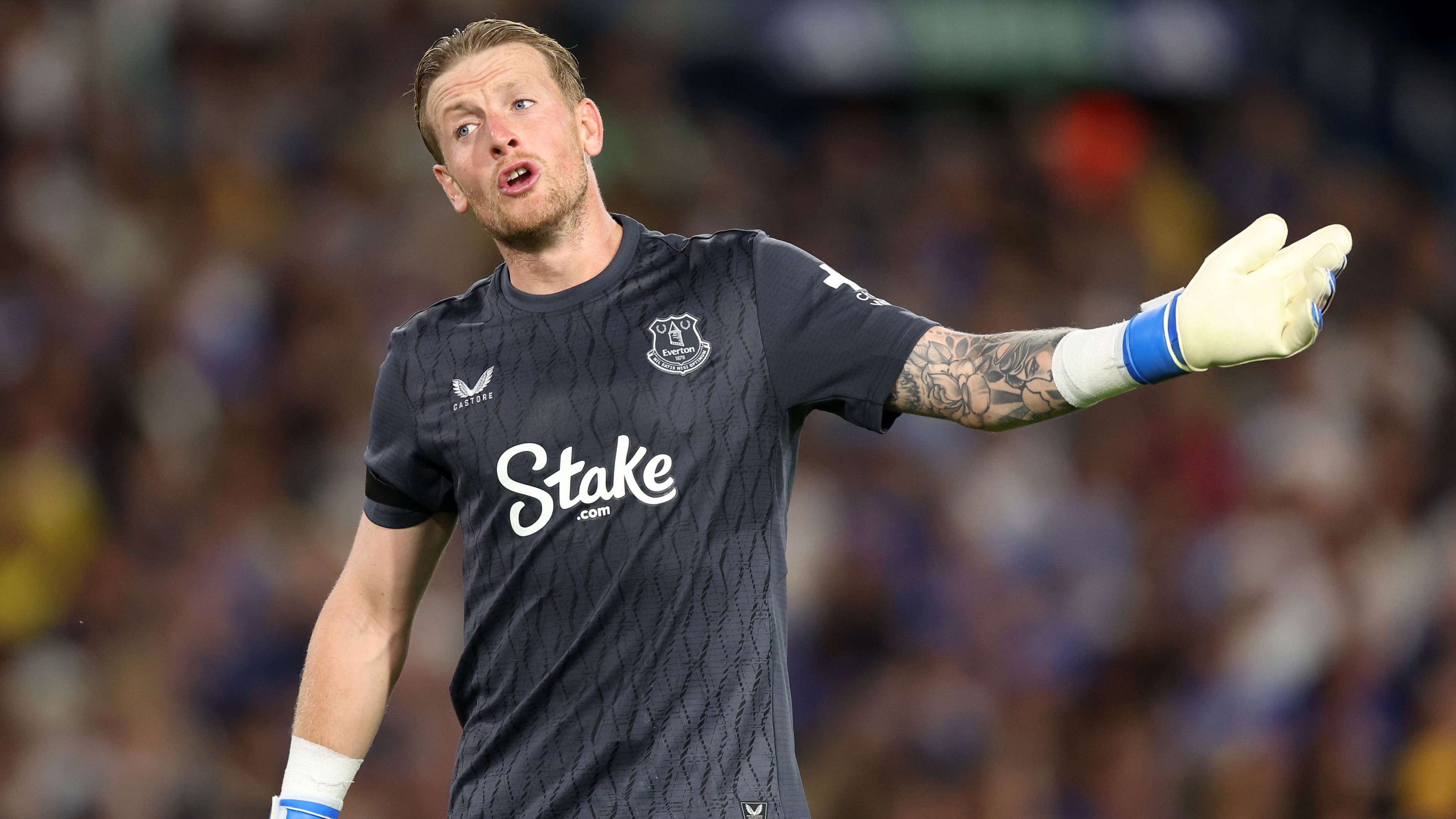 Pickford 'talks' to extend eight-year stay at Everton  
