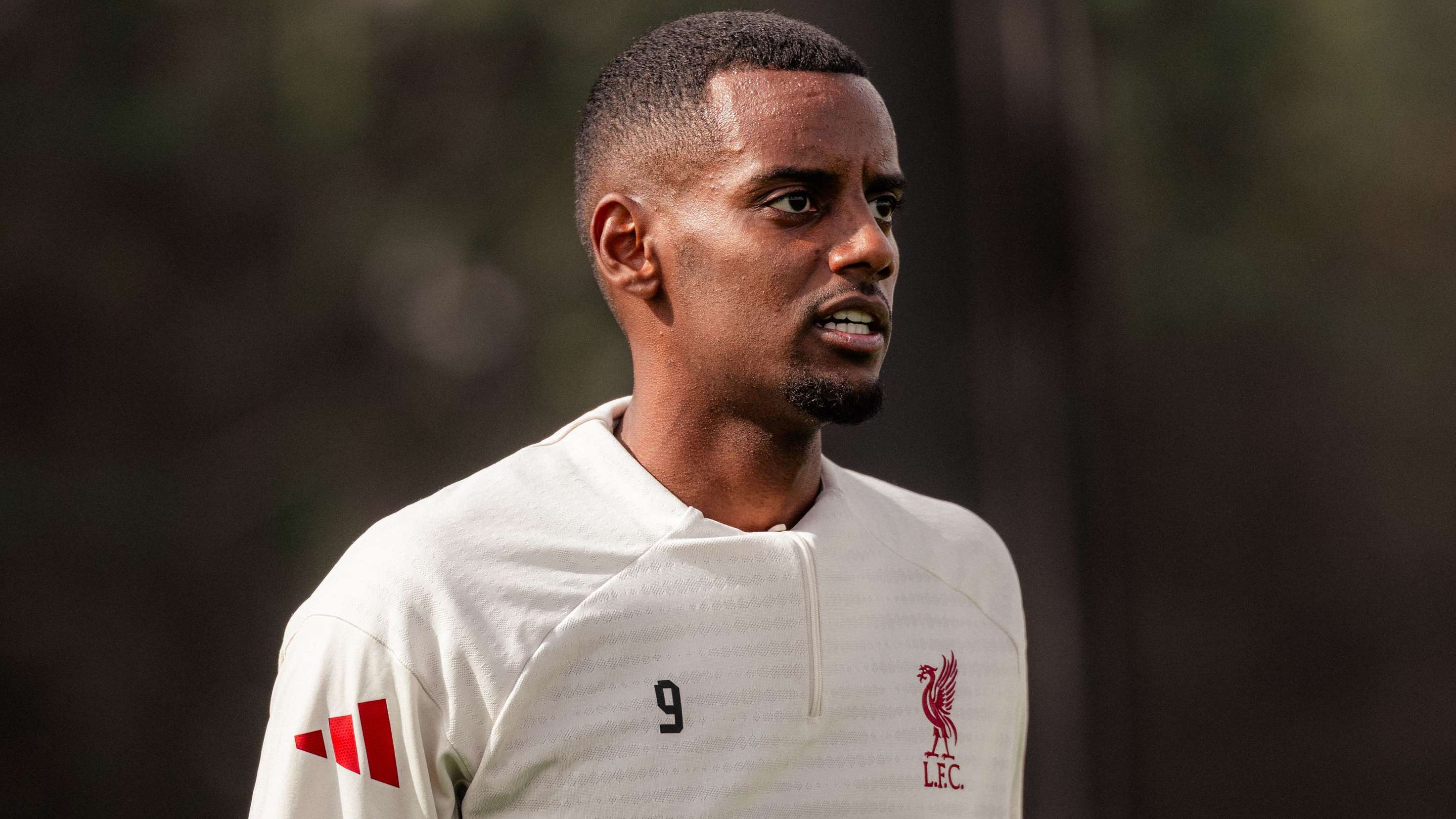 Slot addresses potential 'red flags' in Isak's Newcastle exit  