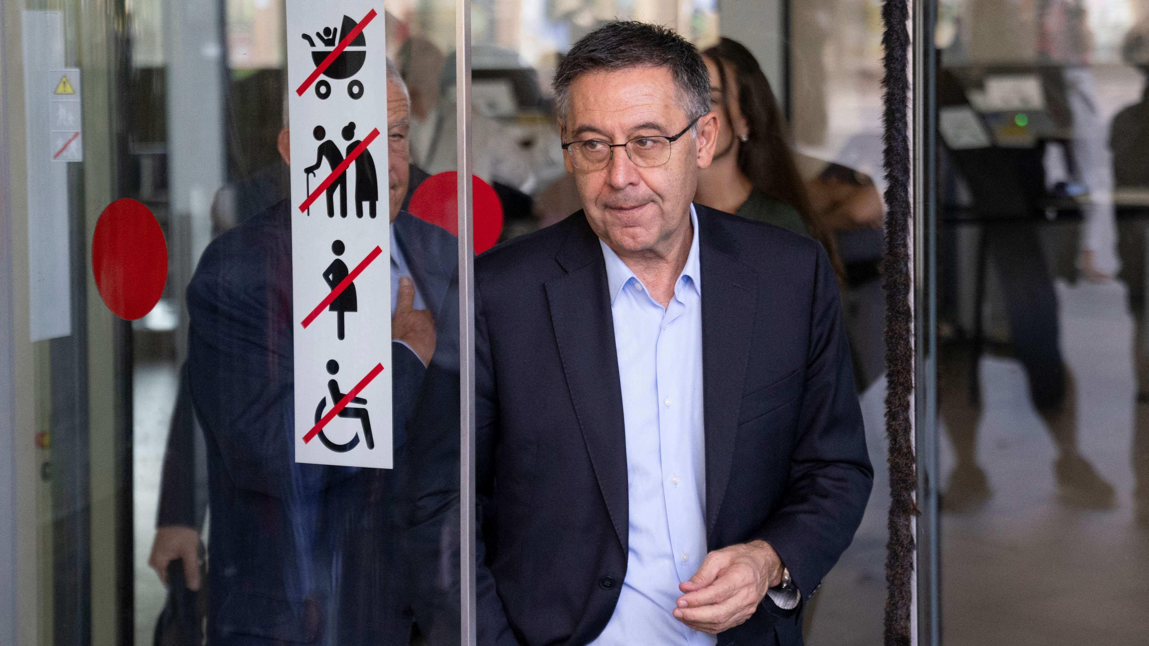 'We don't pay to influence!' - Ex-Barca president addresses Negreira case  
