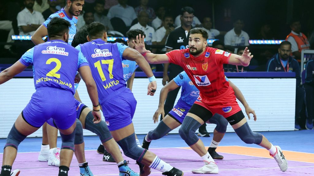 Ashu Malik's 16 points helps Dabang Delhi remain undefeated in PKL 12 with commanding triumph over Bengal Warriorz  