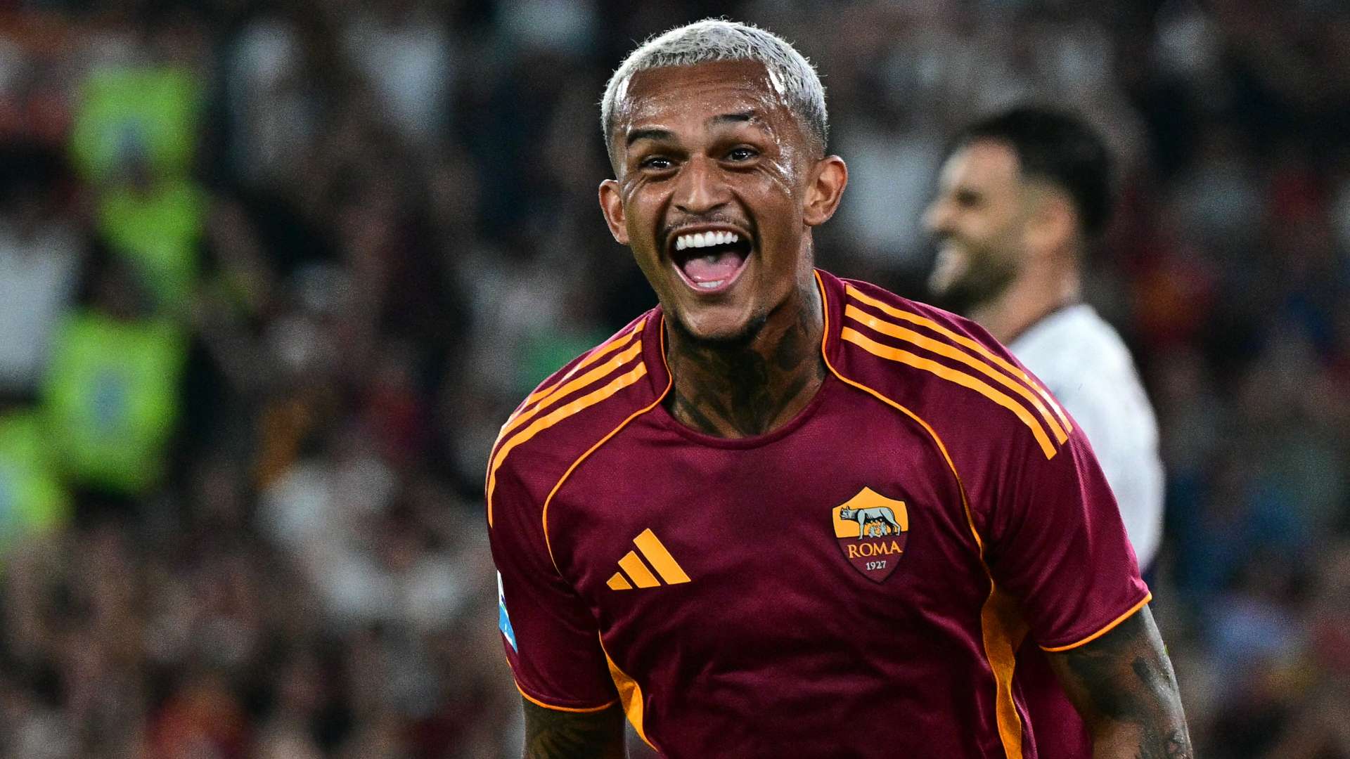 'Roma are crazy!' - Wesley couldn't believe €20m offer  