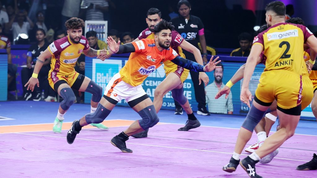 Puneri Paltan return to the top with win over Telugu Titans; Gaurav Khatri and Vishal Bharadwaj register High Fives  