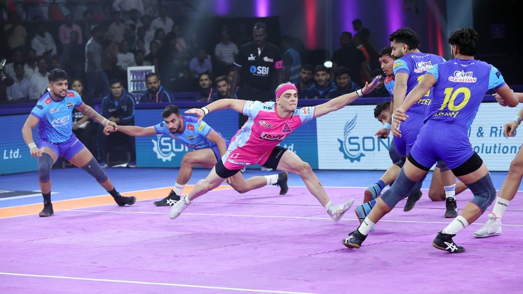 Nitin Kumar, Ali Samadi lead raiding department as Jaipur Pink Panthers defeat Bengal Warriorz, move to fourth on points table  