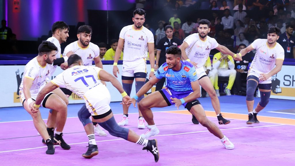 PKL Season 12 Match 100 Preview: Bengal Warriorz vs Tamil Thalaivas – Dhaakad Devank Faces Raid Machine Arjun Deshwal  