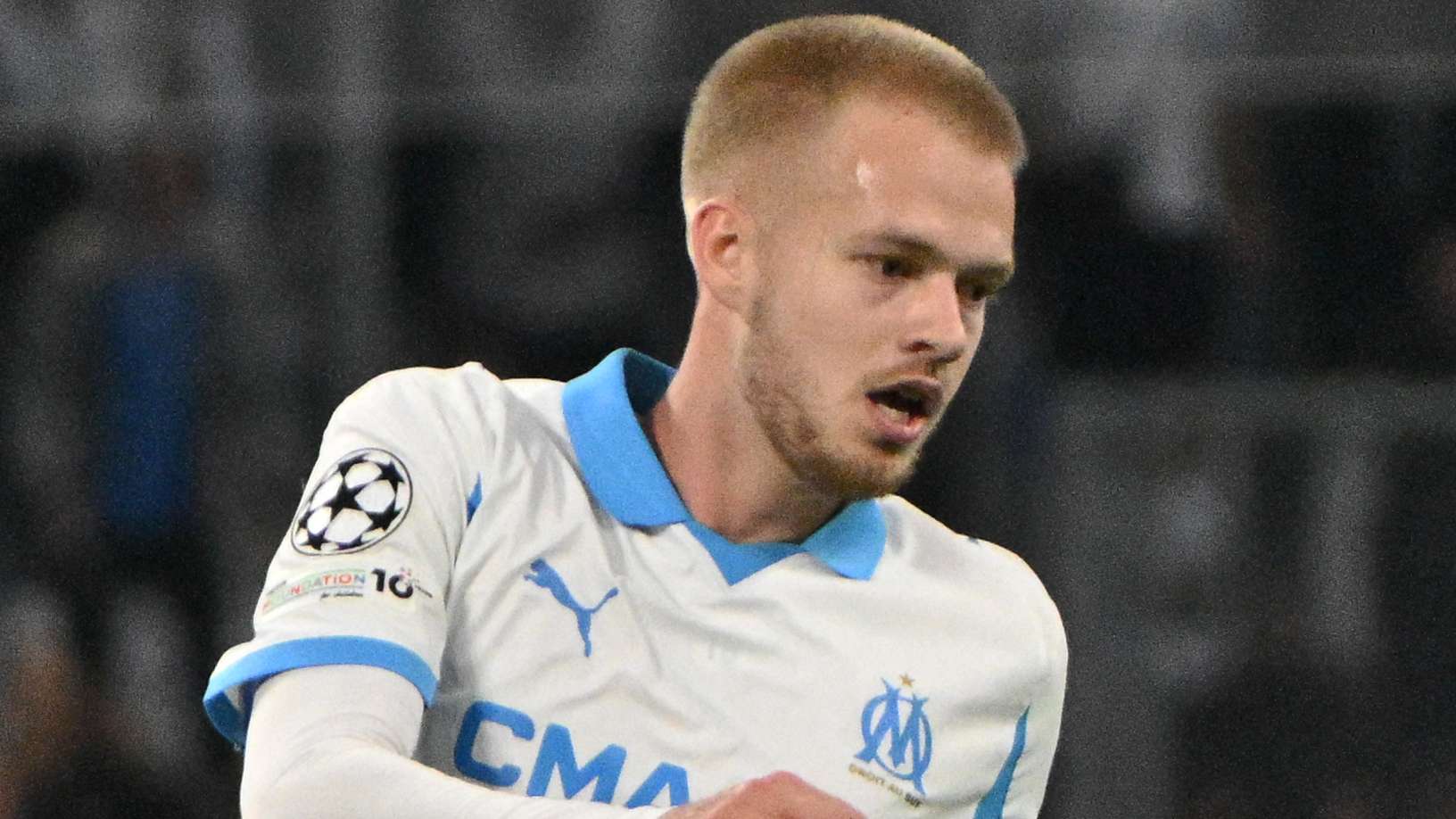 Midfielder warned against joining Chelsea or Manchester United  