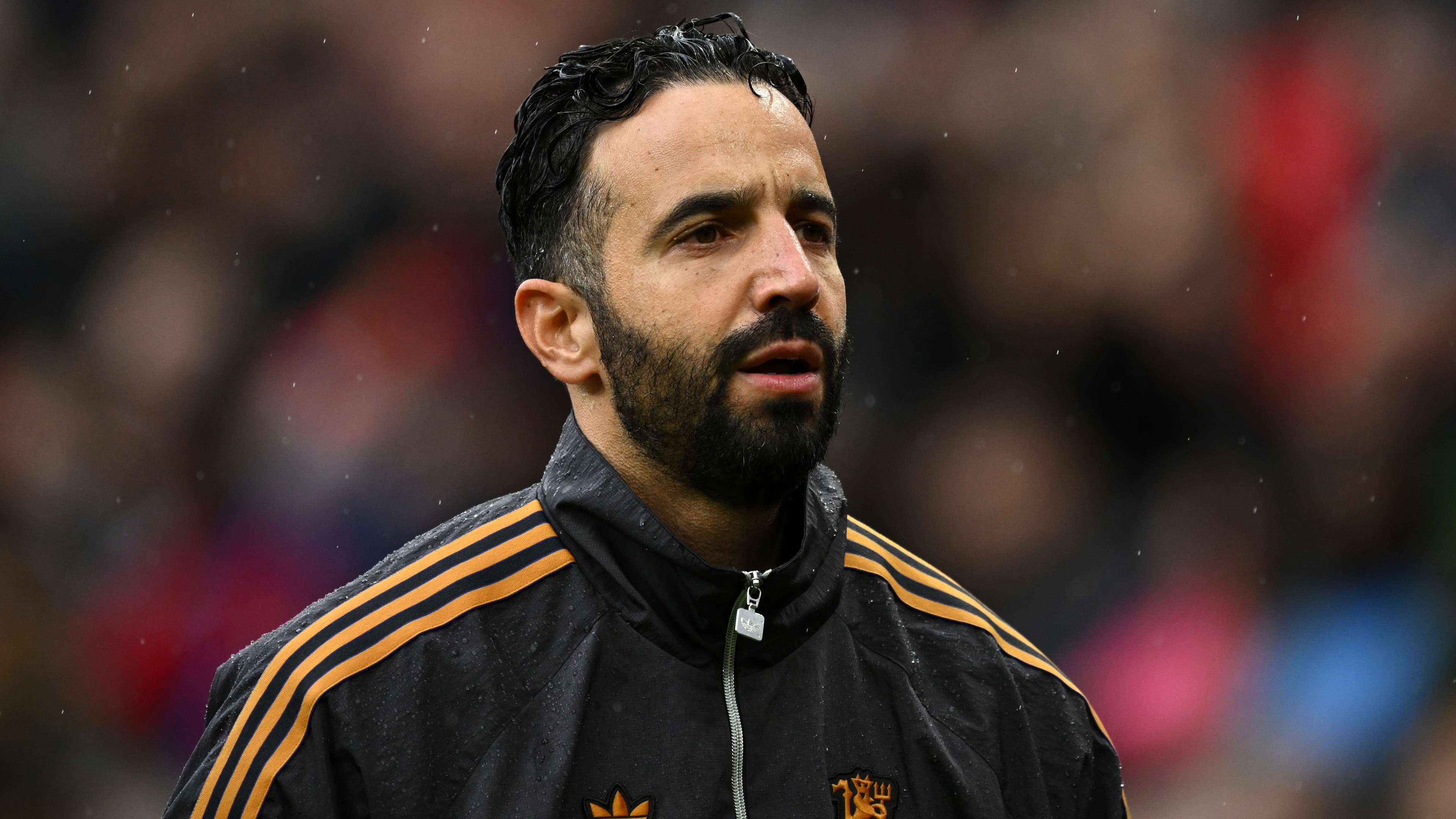 Ex-Man City boss 'tells friends he could replace Amorim'  