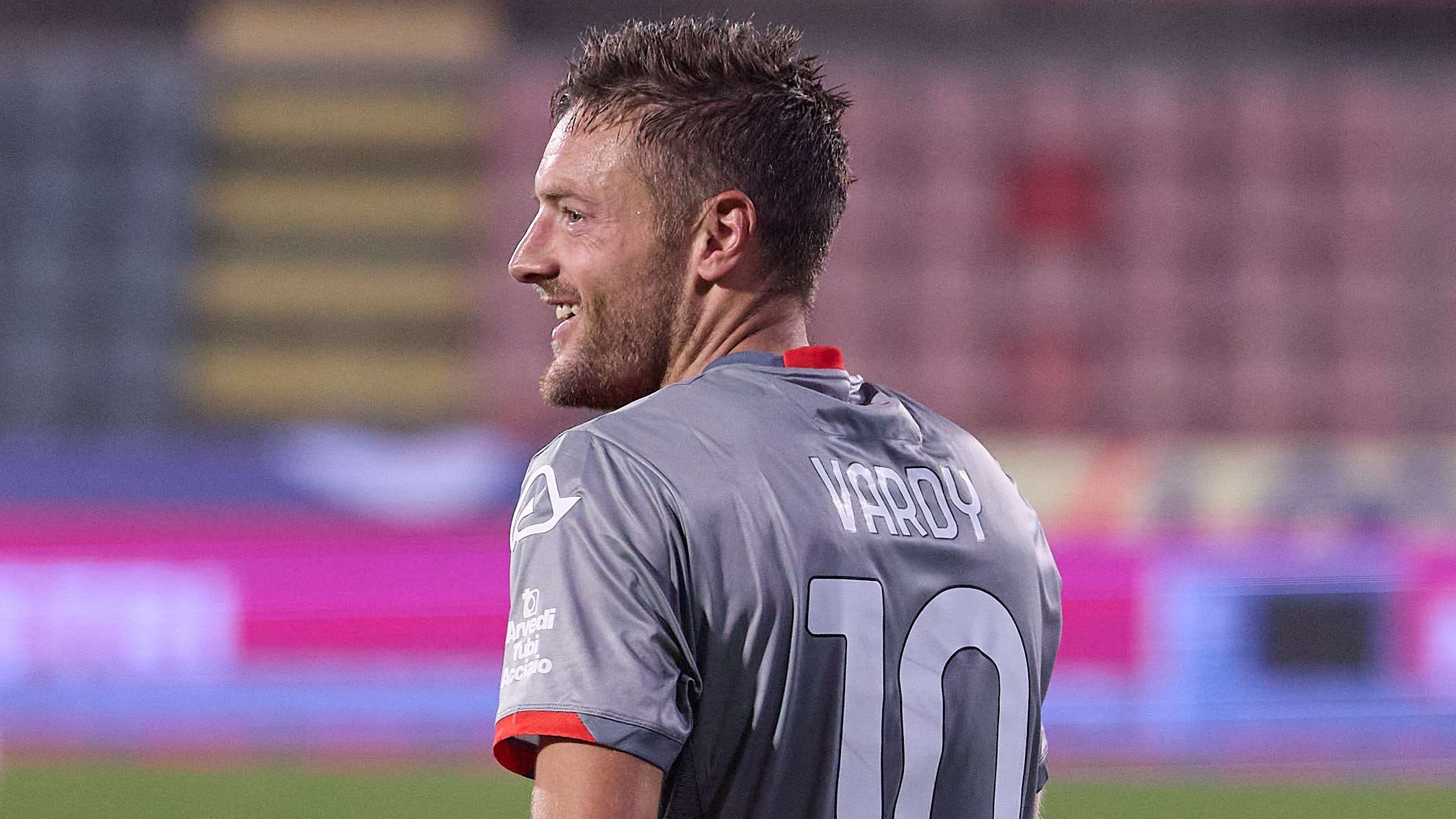 📽️ | Vardy pulls off acrobatic celebration after first Serie A goal  