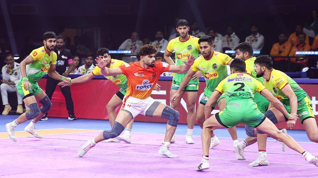 PKL Season 12 Match 99 Preview: Patna Pirates vs Puneri Paltan – Pirates Seek Top-8 Lifeline Against Table Toppers  