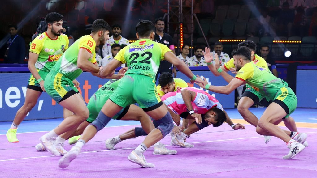 PKL Season 12 Eliminator 1 Preview: Jaipur Pink Panthers vs Patna Pirates – Former Coach Redhu Faces Pirates in Knockout Clash  