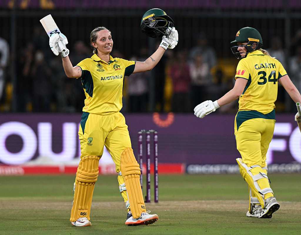 Gardner trumps Devine as Australia lay down early marker  