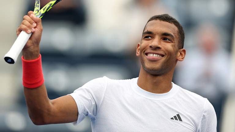 Amanda Anisimova storms past Coco Gauff in 58 minutes, 6-1, 6-2, in semifinals of Beijing  