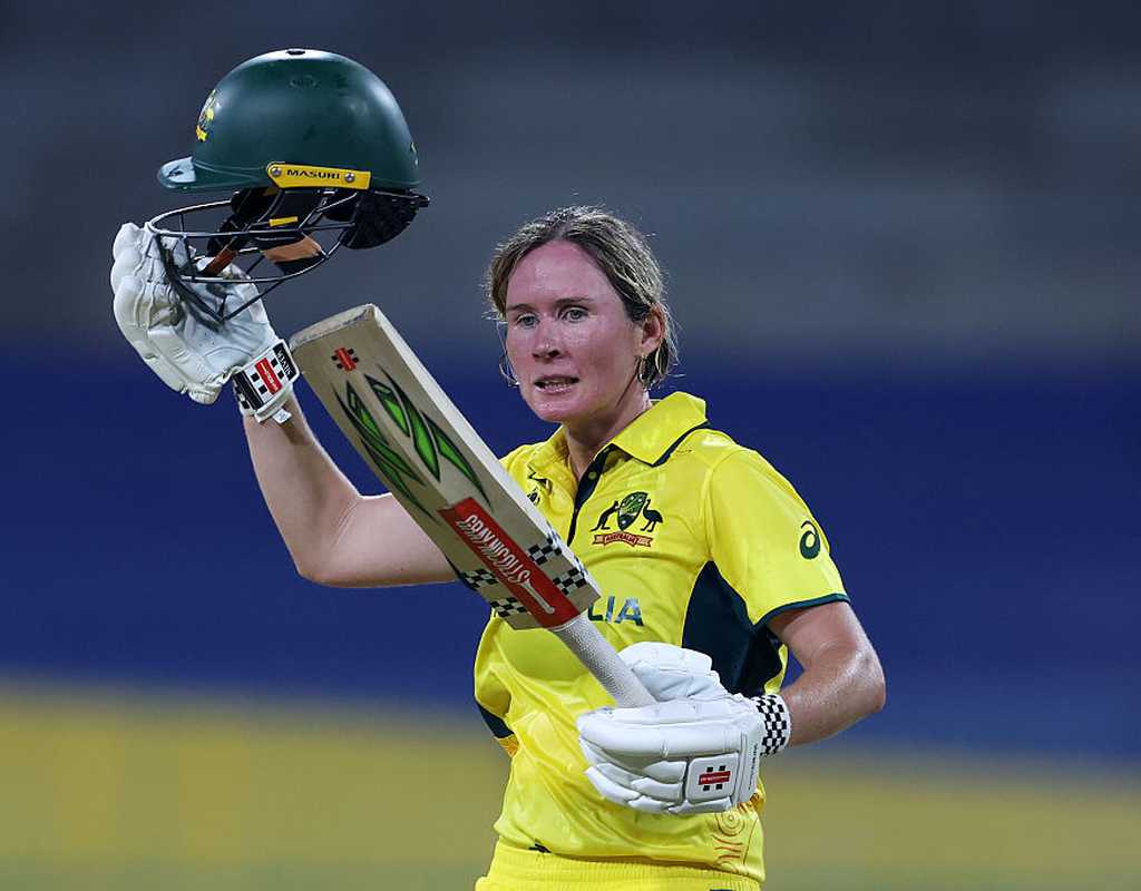 Mooney's magical ton bails Australia out in Colombo  