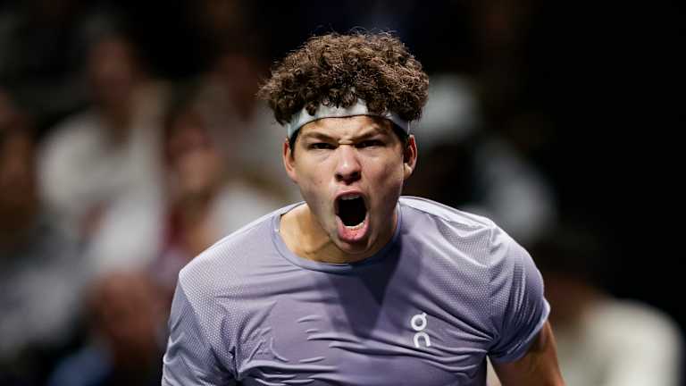 Jannik Sinner hits the slopes again, this time with Gucci and Head  