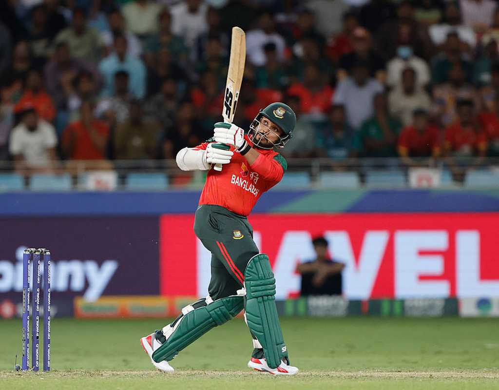 Bangladesh withstand spirited Rashid to take 1-0 lead  