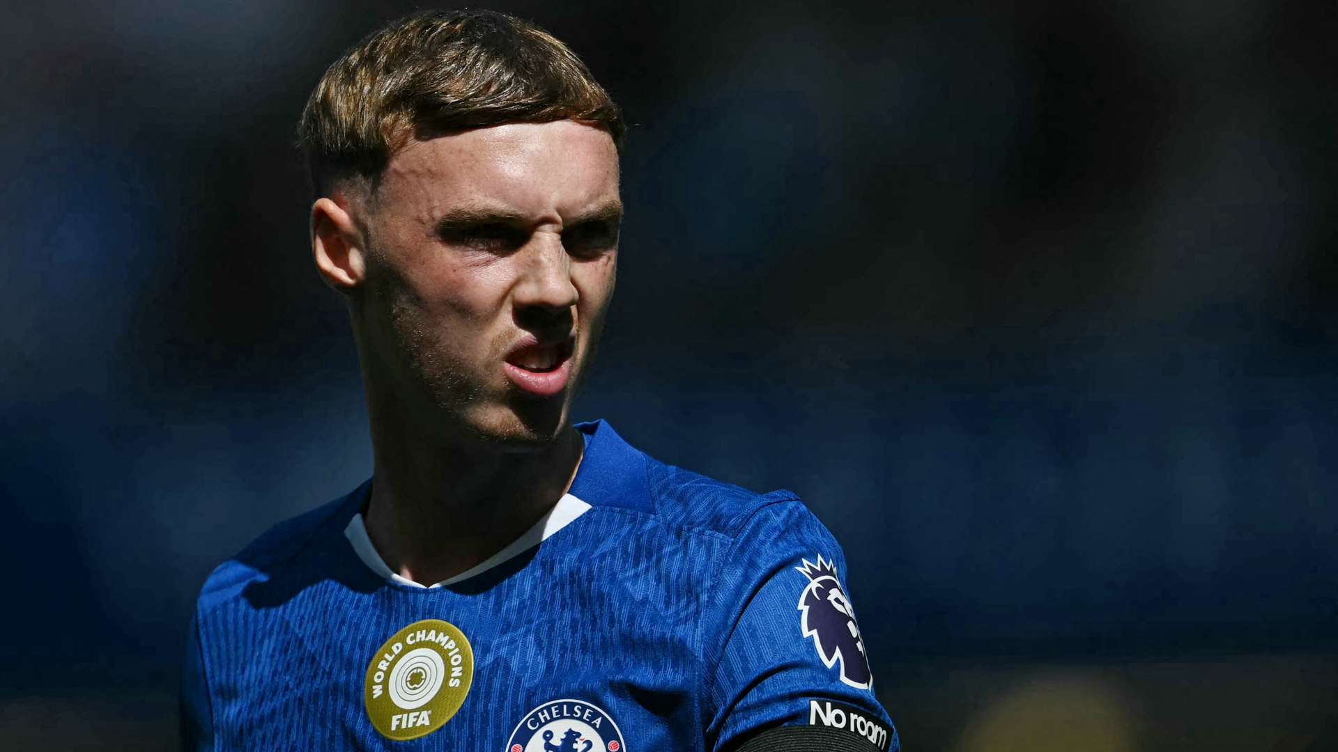 Palmer fractures toe in 'accident at home'  