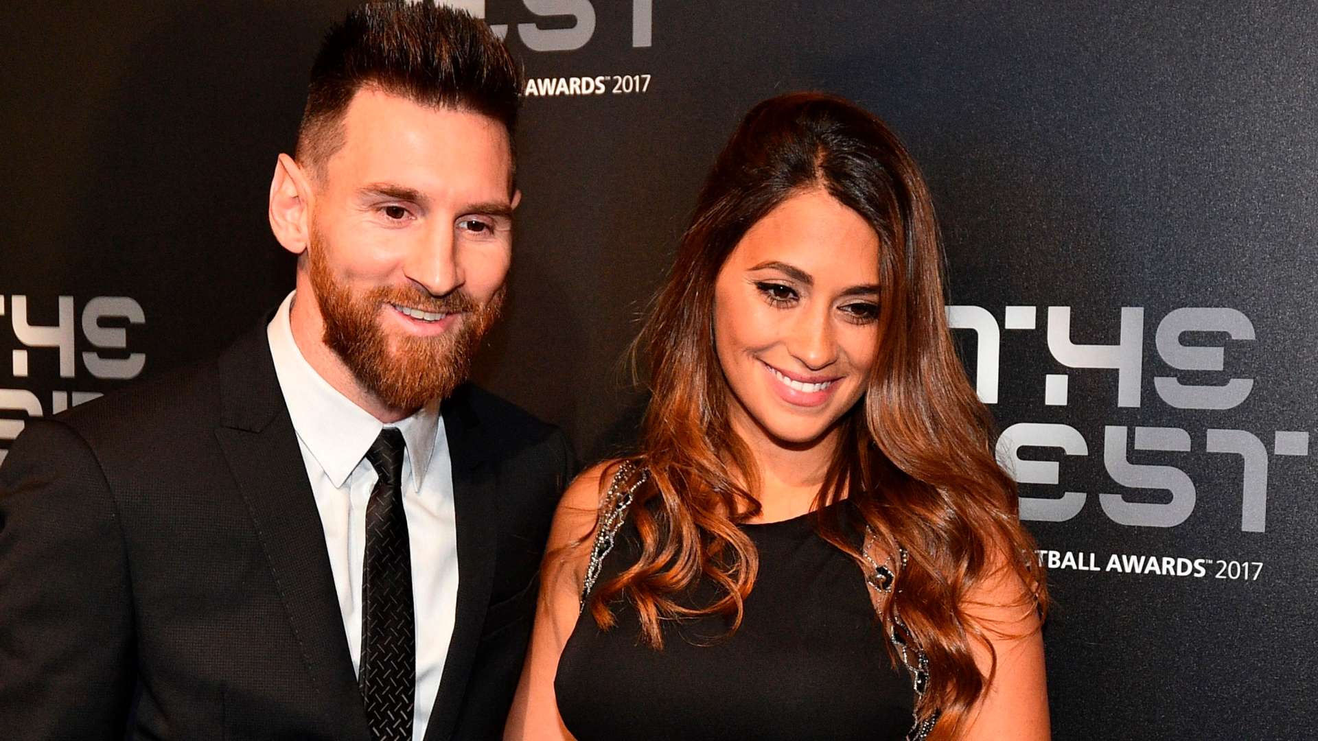Messi & Antonela 'constantly talking' about Barcelona return  