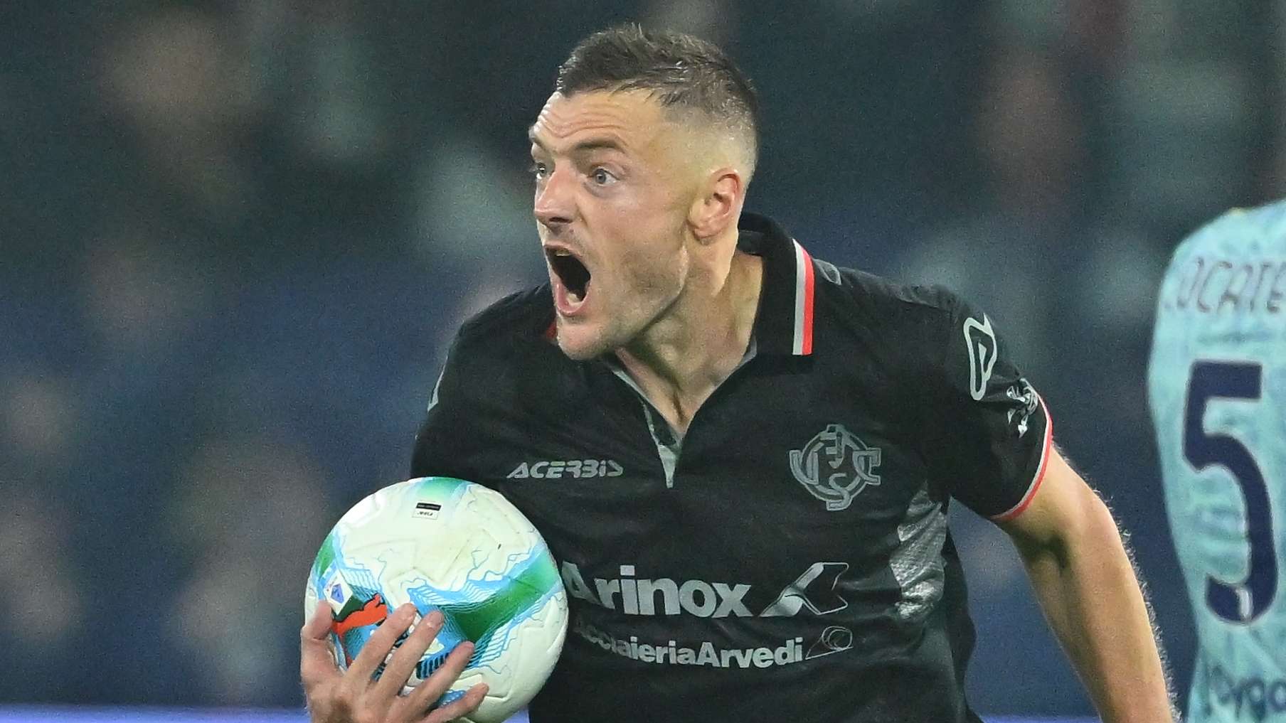 Vardy 'sends stadium into frenzy' with goal against Juventus  