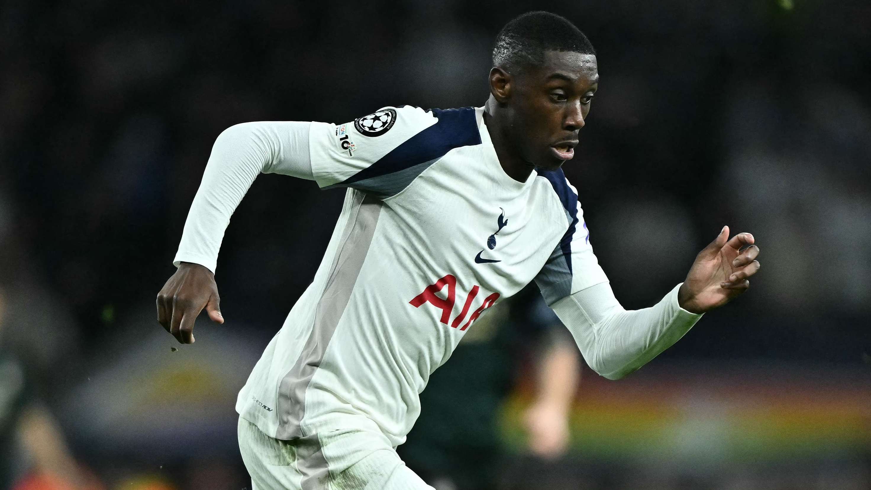 Kolo Muani suffers fractured jaw following incident with Maguire  