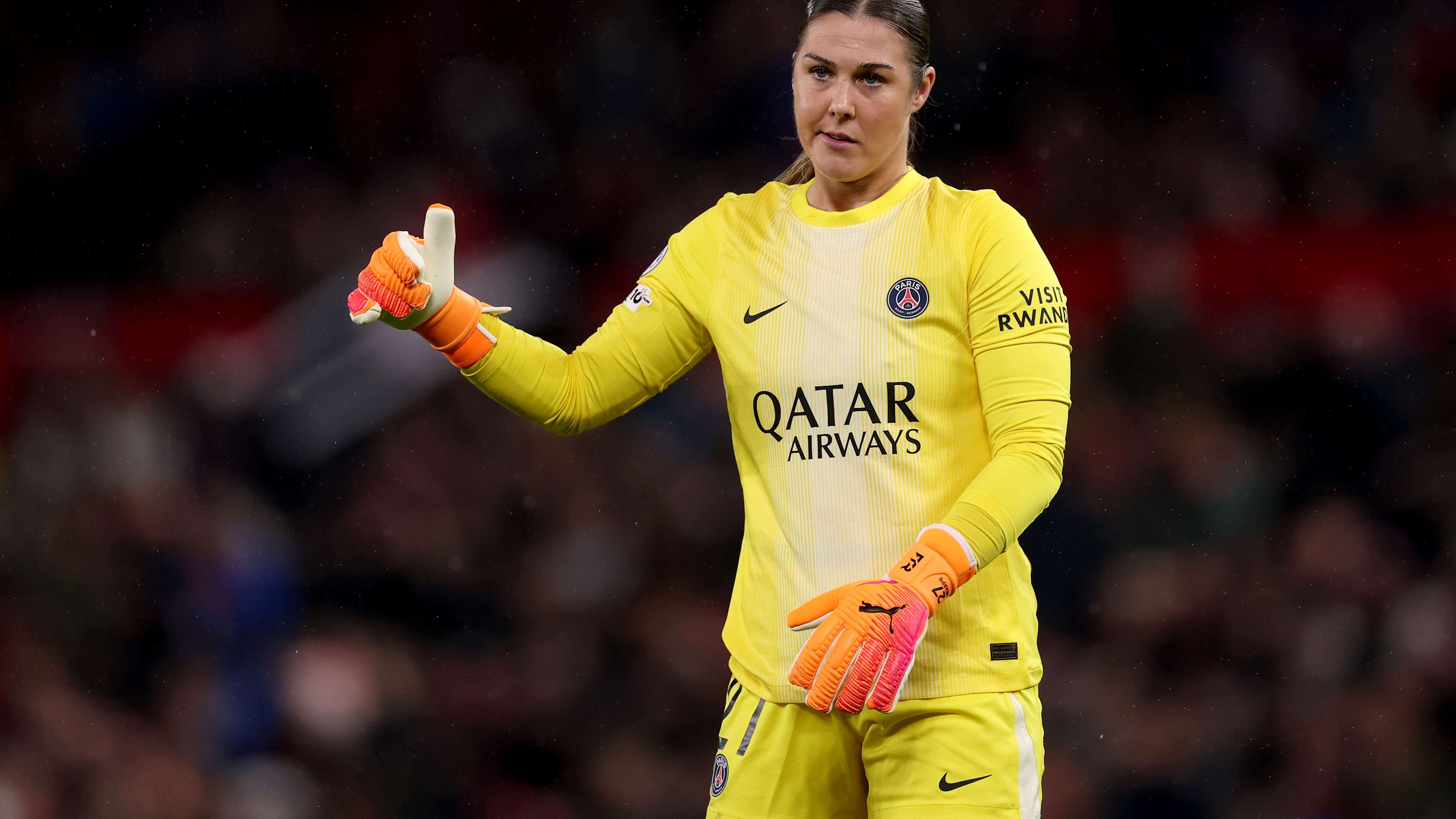 Earps sends out message after being booed on Man Utd return  