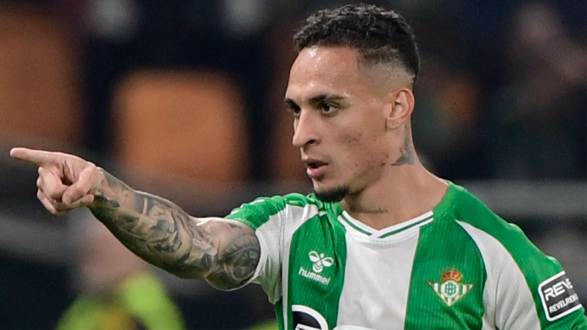 📽️ | Real Betis star Antony taunts Sevilla fans during derby  