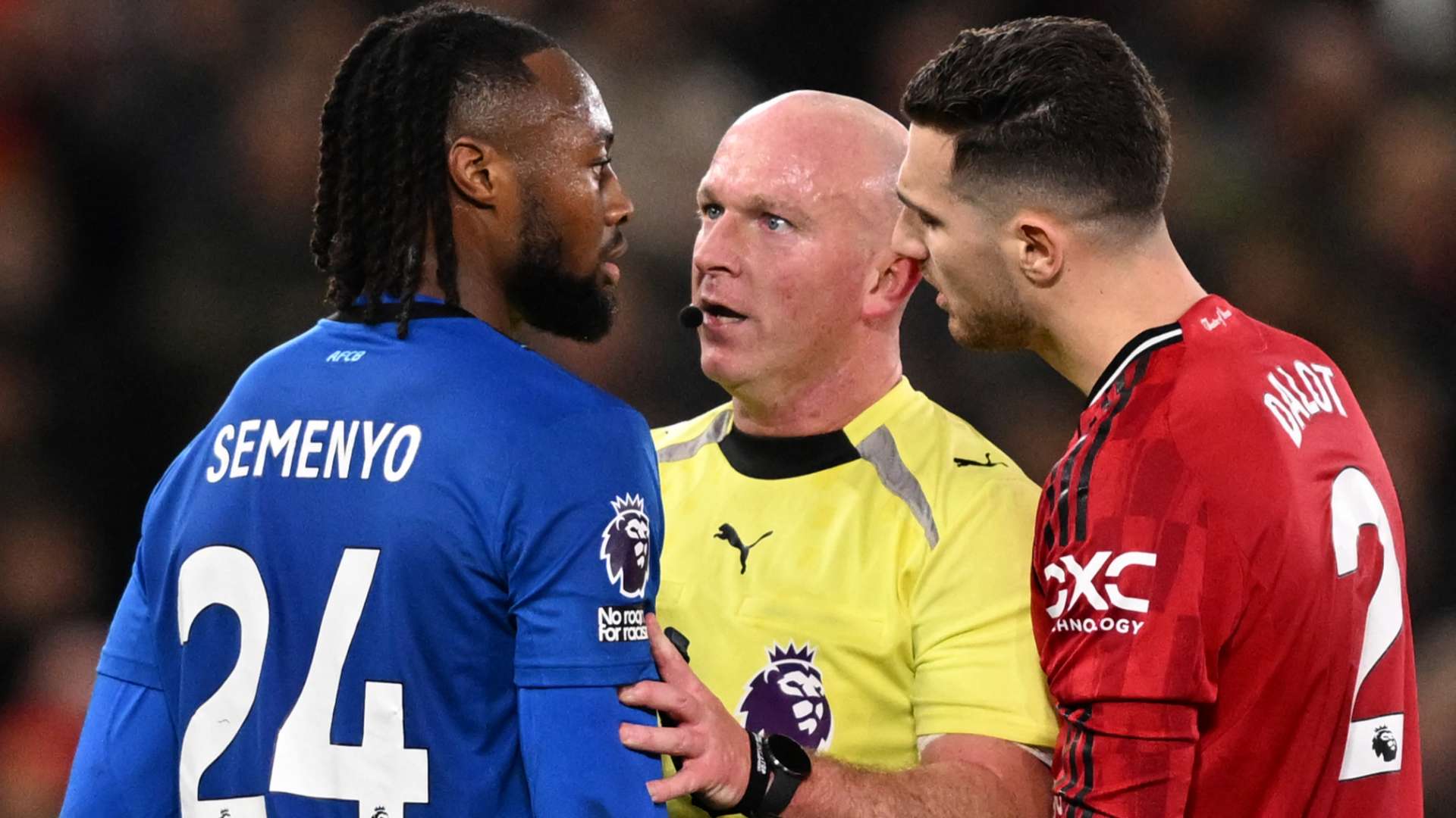 'Pathetic' - Man Utd fans fume after Semenyo escapes red card  