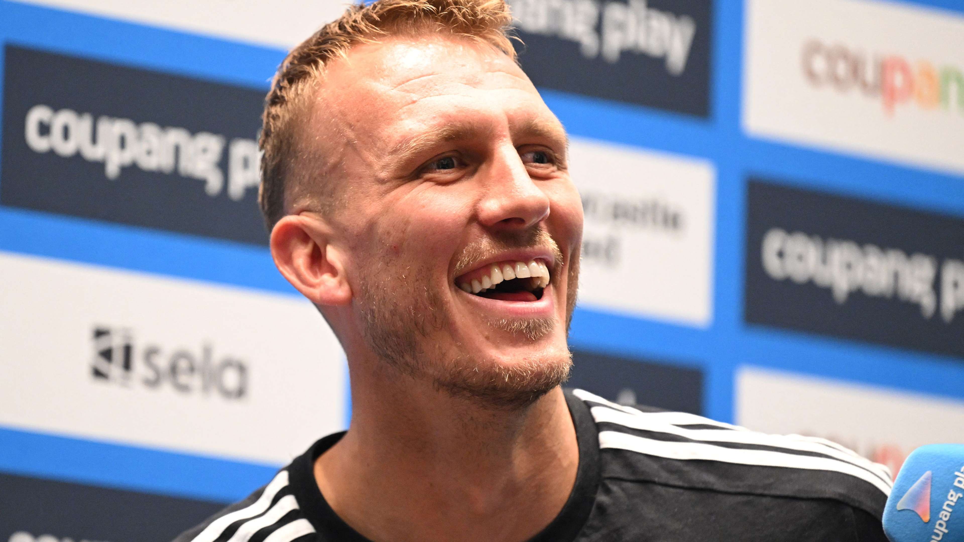 Burn to voice the Genie in Aladdin pantomime running over Christmas  