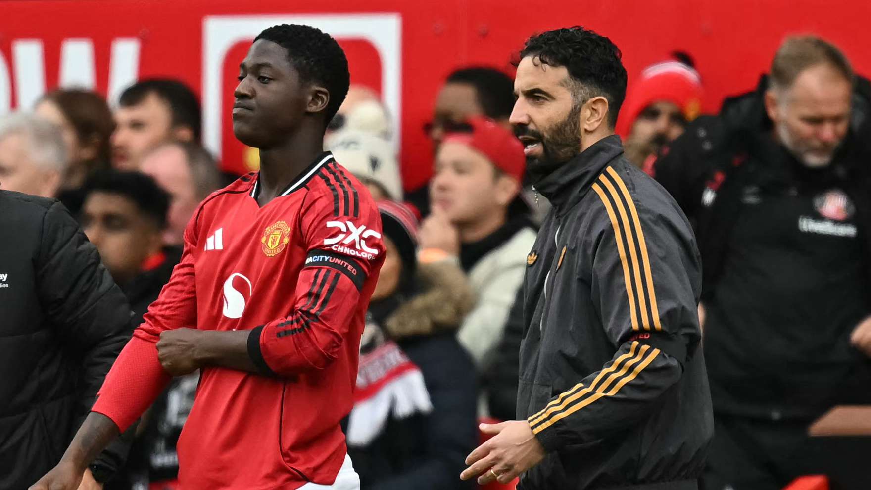 Amorim issues update as Mainoo & Zirkzee plan Man Utd exits  