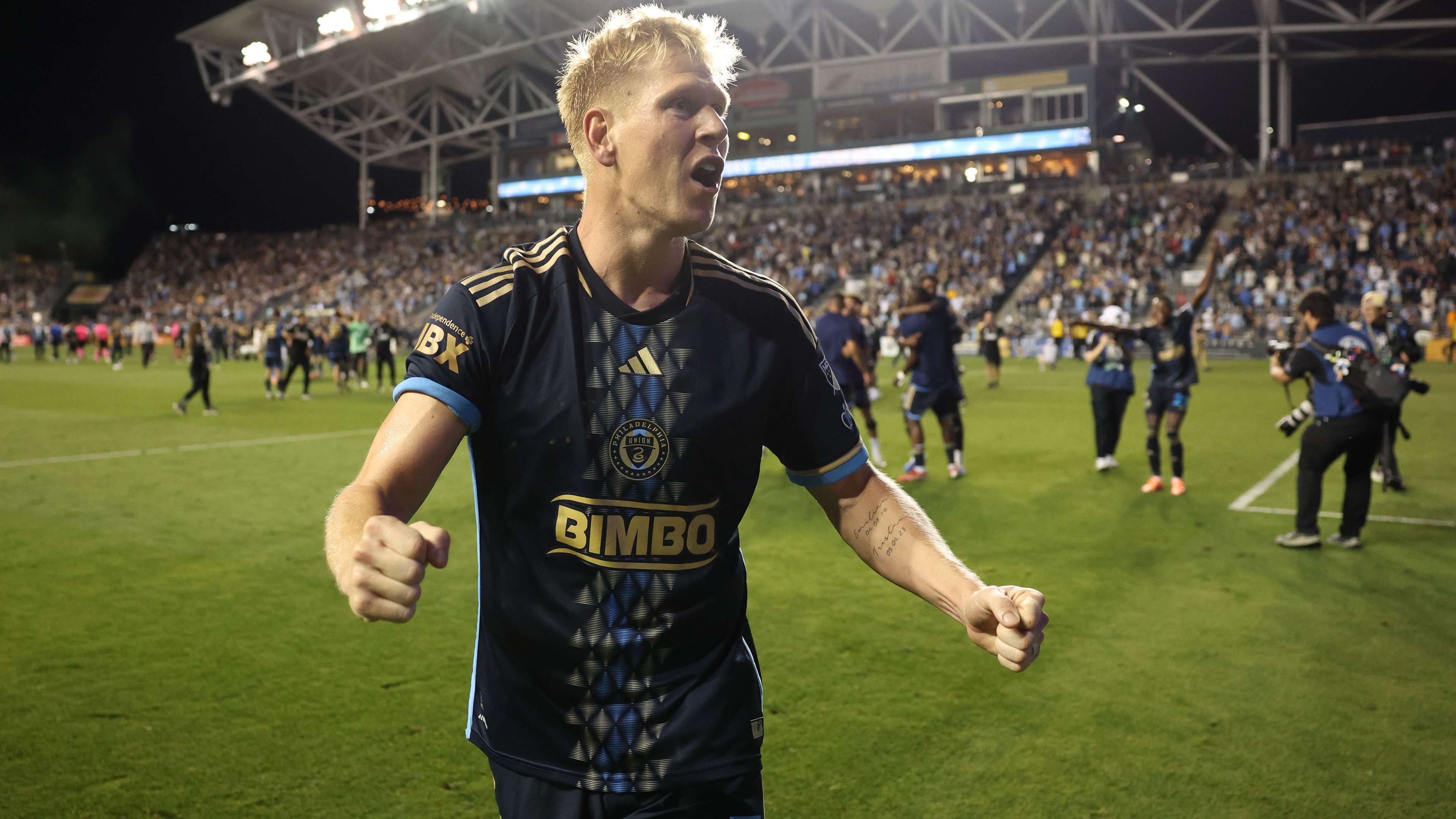 Report: LA Galaxy move closer to landing Union's Glesnes  