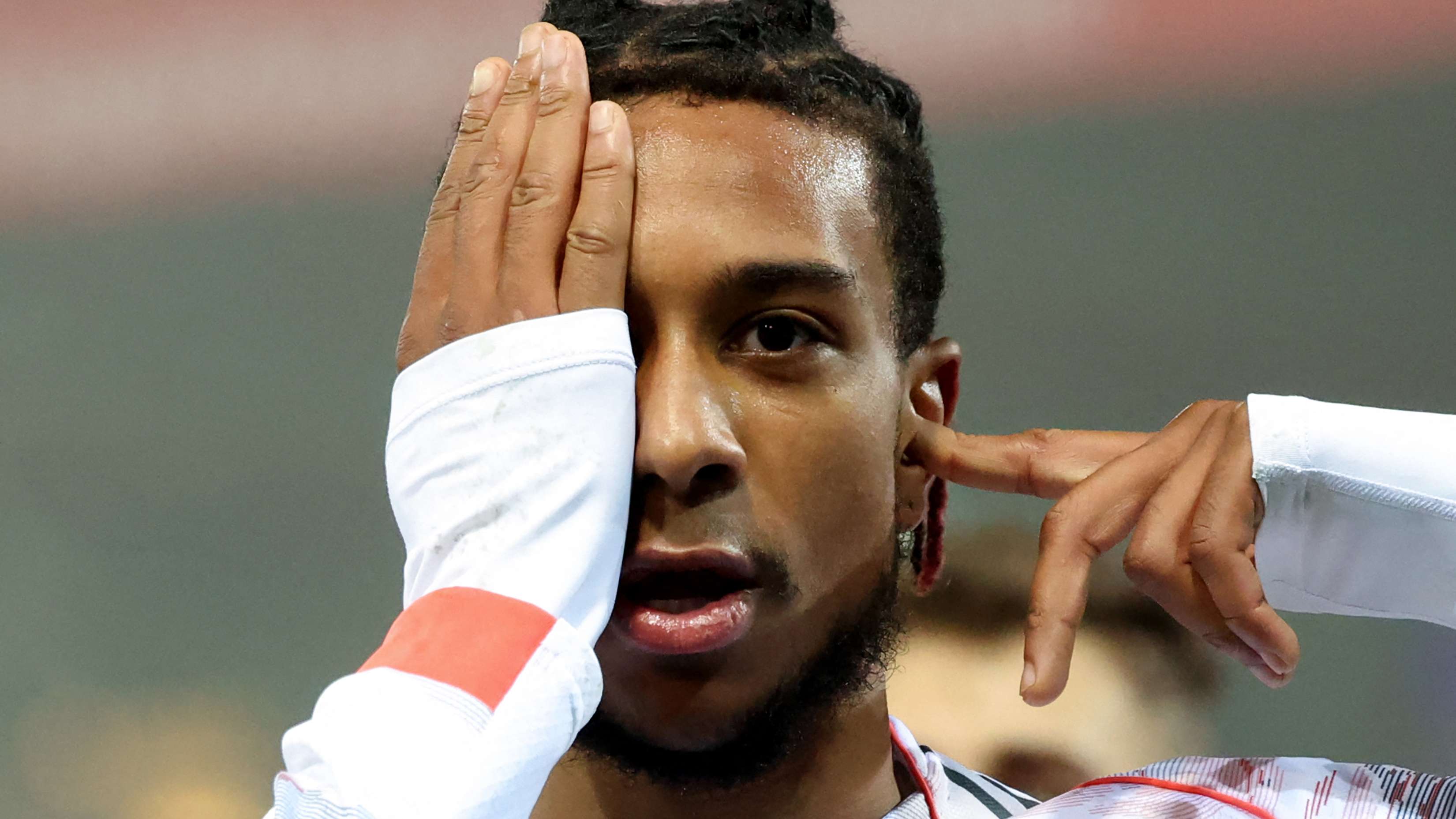 Transfers LIVE: Real Madrid & Man City to battle for Olise  