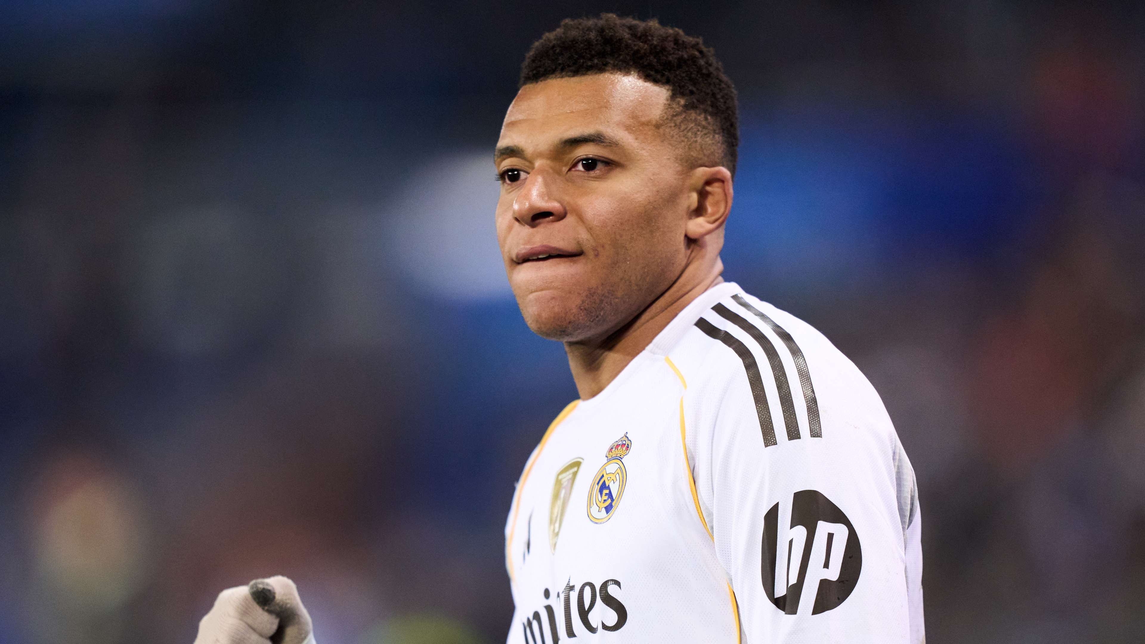 Mbappe sends message to Ronaldo after copying Real legend  