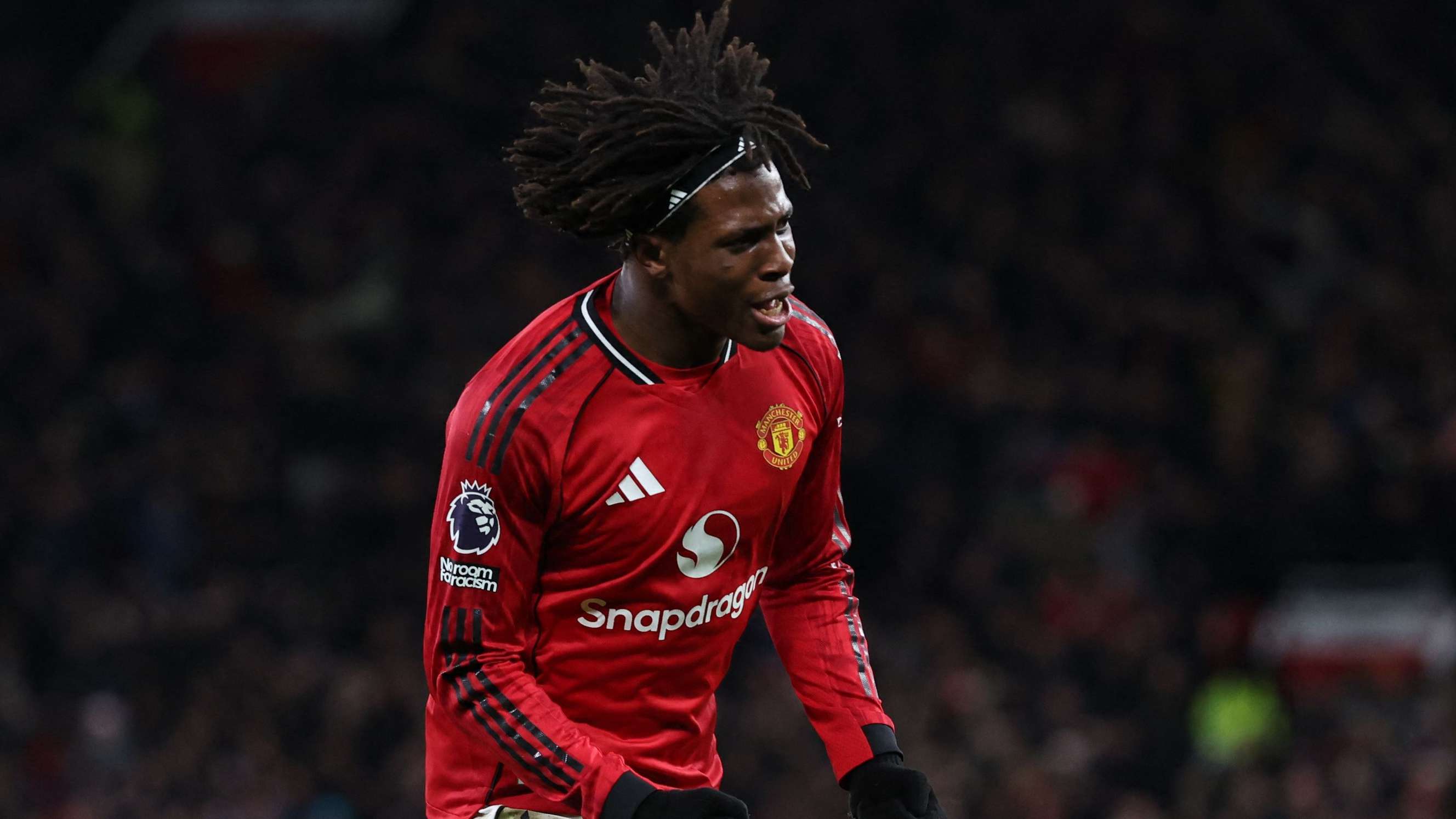 📽️ | Man Utd fans stunned as Dorgu scores brilliant volley  