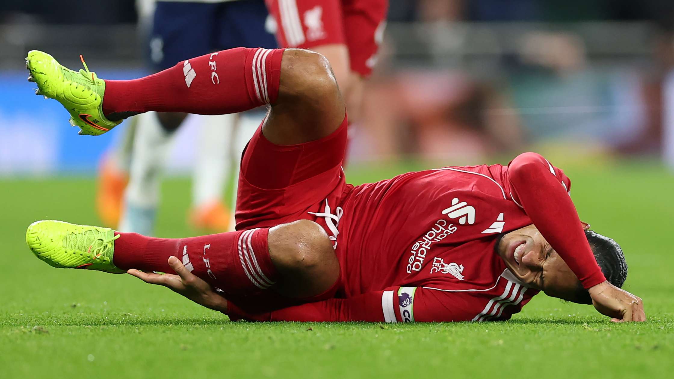 Van Dijk reveals Simons chat after red-card challenge  