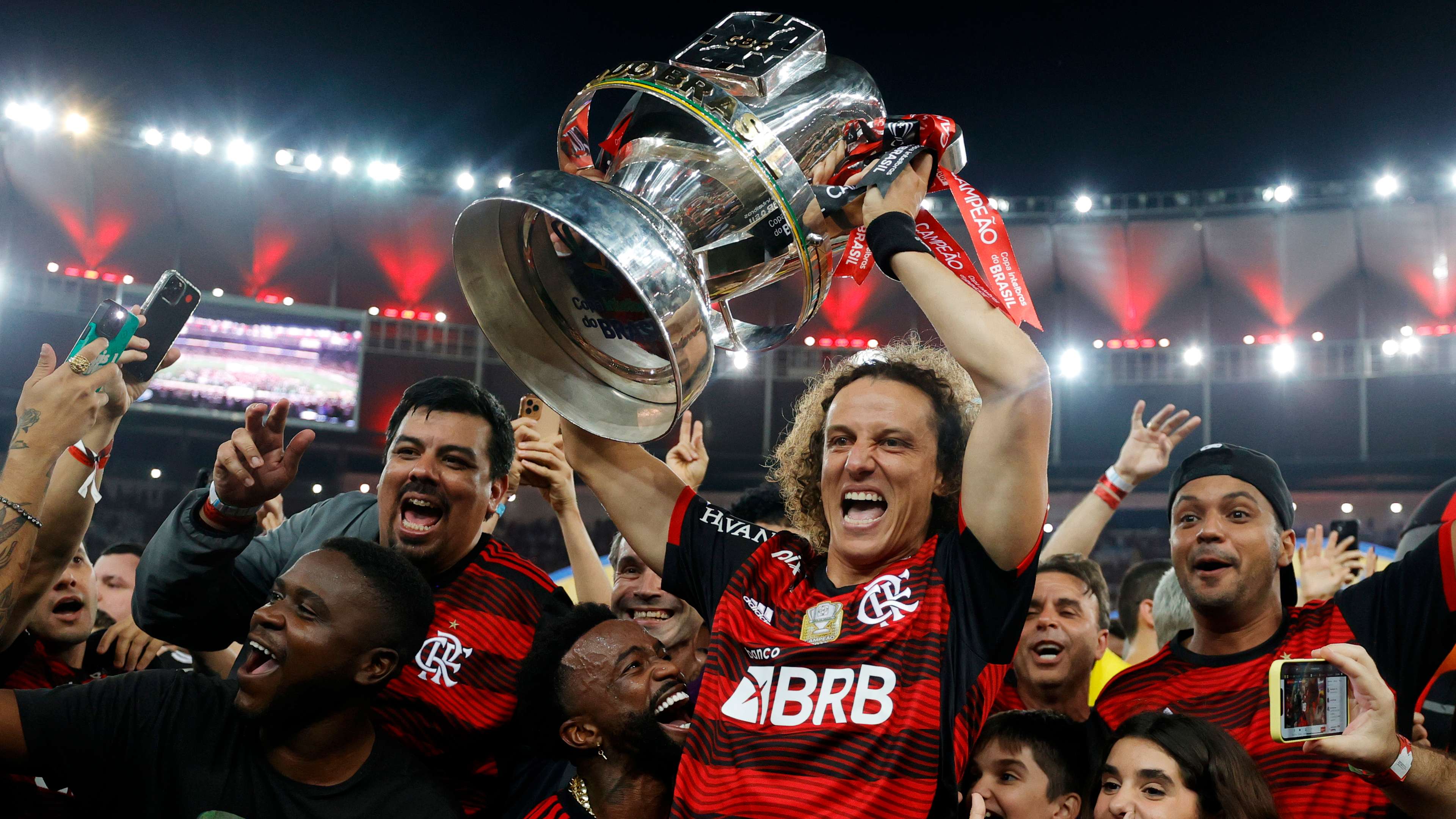 From the Pitch to the Dollars: A Minority Buyout Scenario for Flamengo  