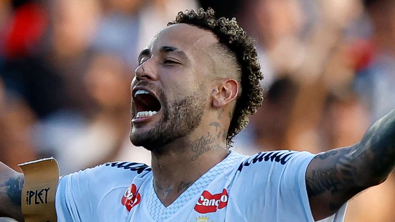Neymar signs longer Santos extension than expected  
