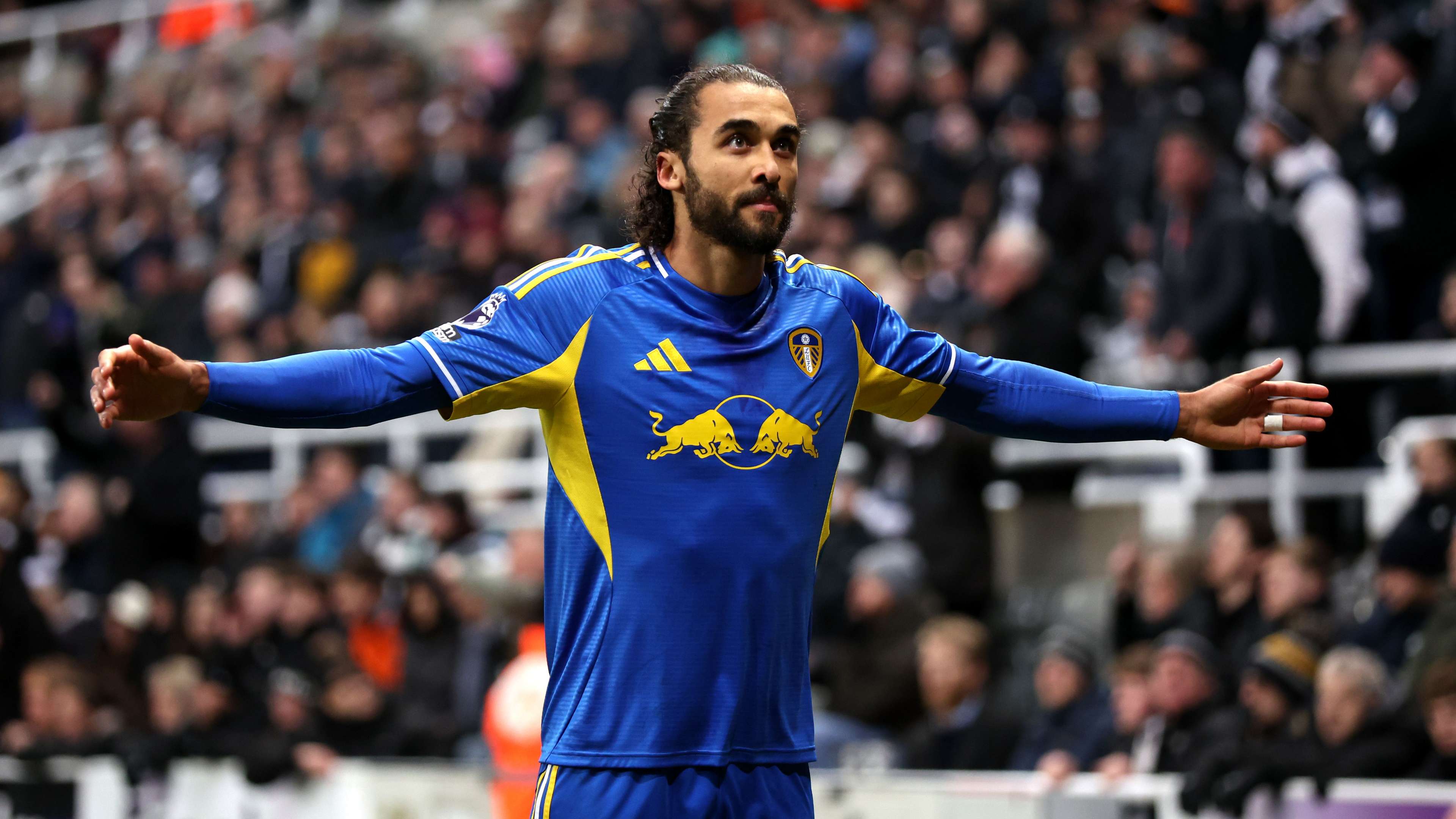 Calvert-Lewin becomes first Leeds player since Ferdinand to win PL award  