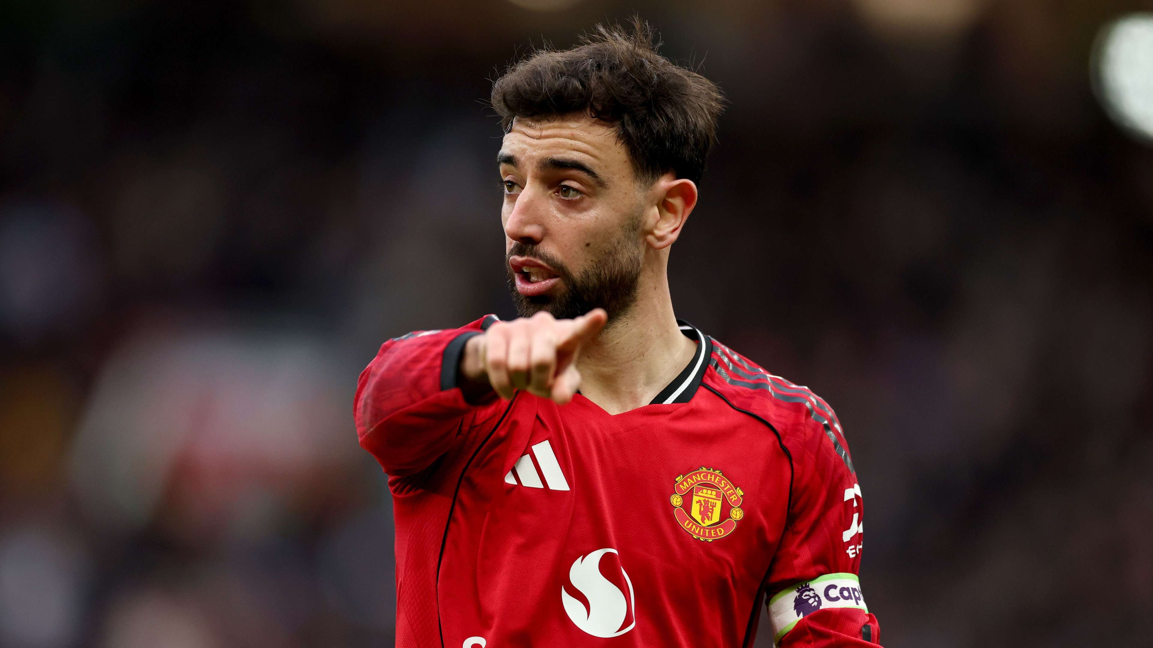 Fernandes' staggering new Man Utd contract demands revealed  