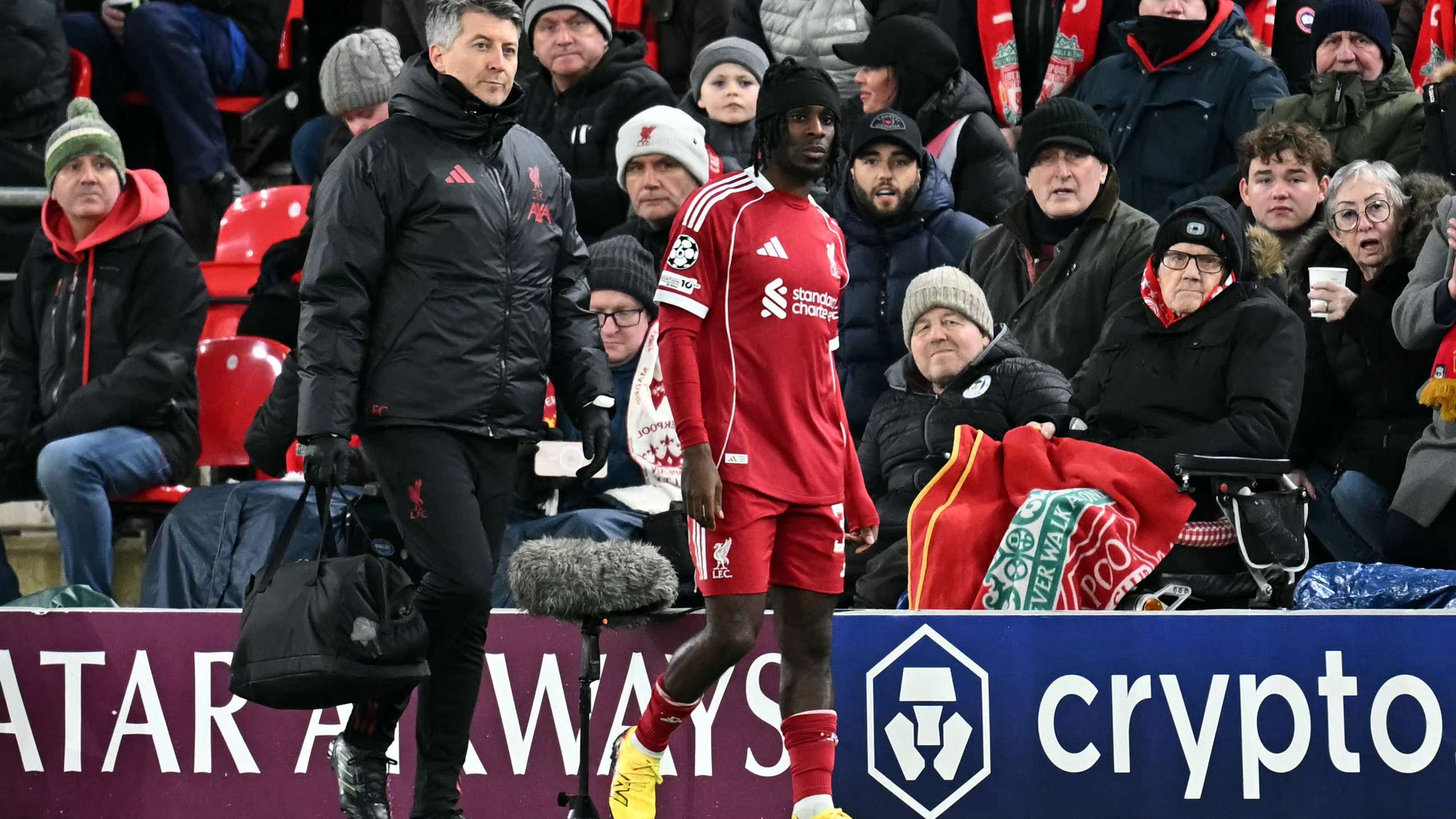 More injury woe for Frimpong! Liverpool defender forced off again  