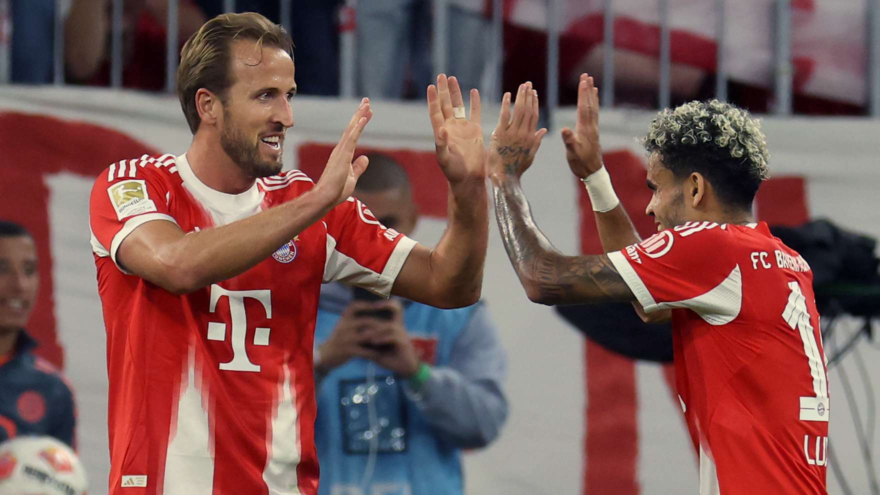 Diaz: Kane is a machine at Bayern  