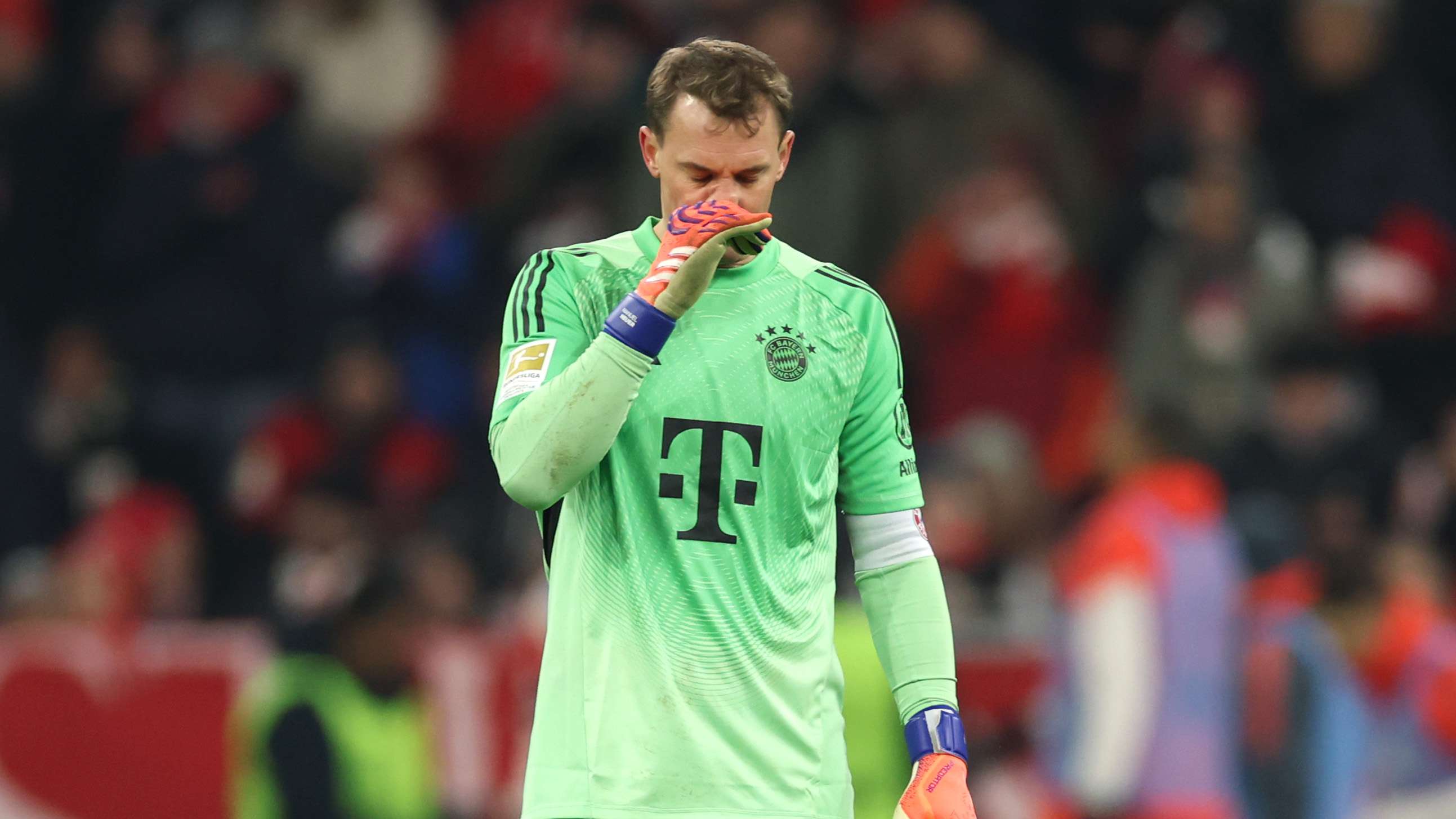 Neuer told what he must do to earn new Bayern contract  