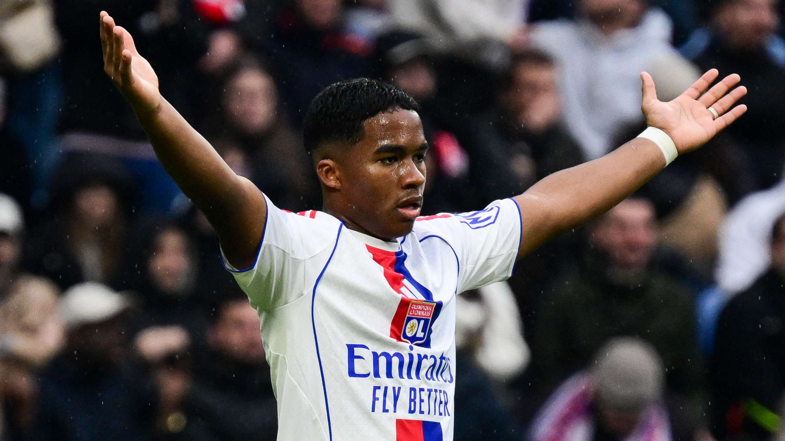 Endrick sent off as Lyon boss makes plea to 'protect' striker  