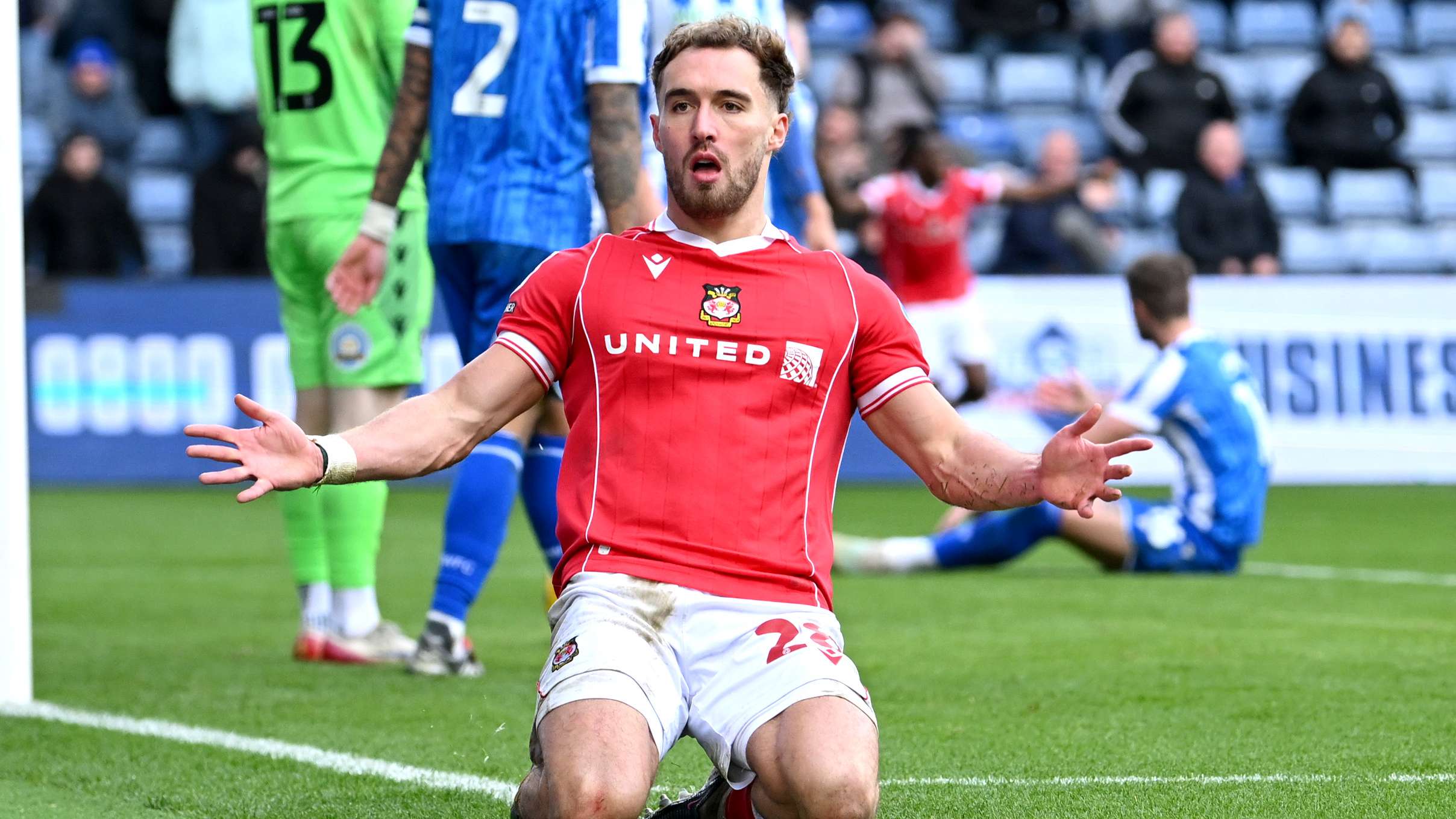 Smith fires Wrexham back into Championship play-off contention  