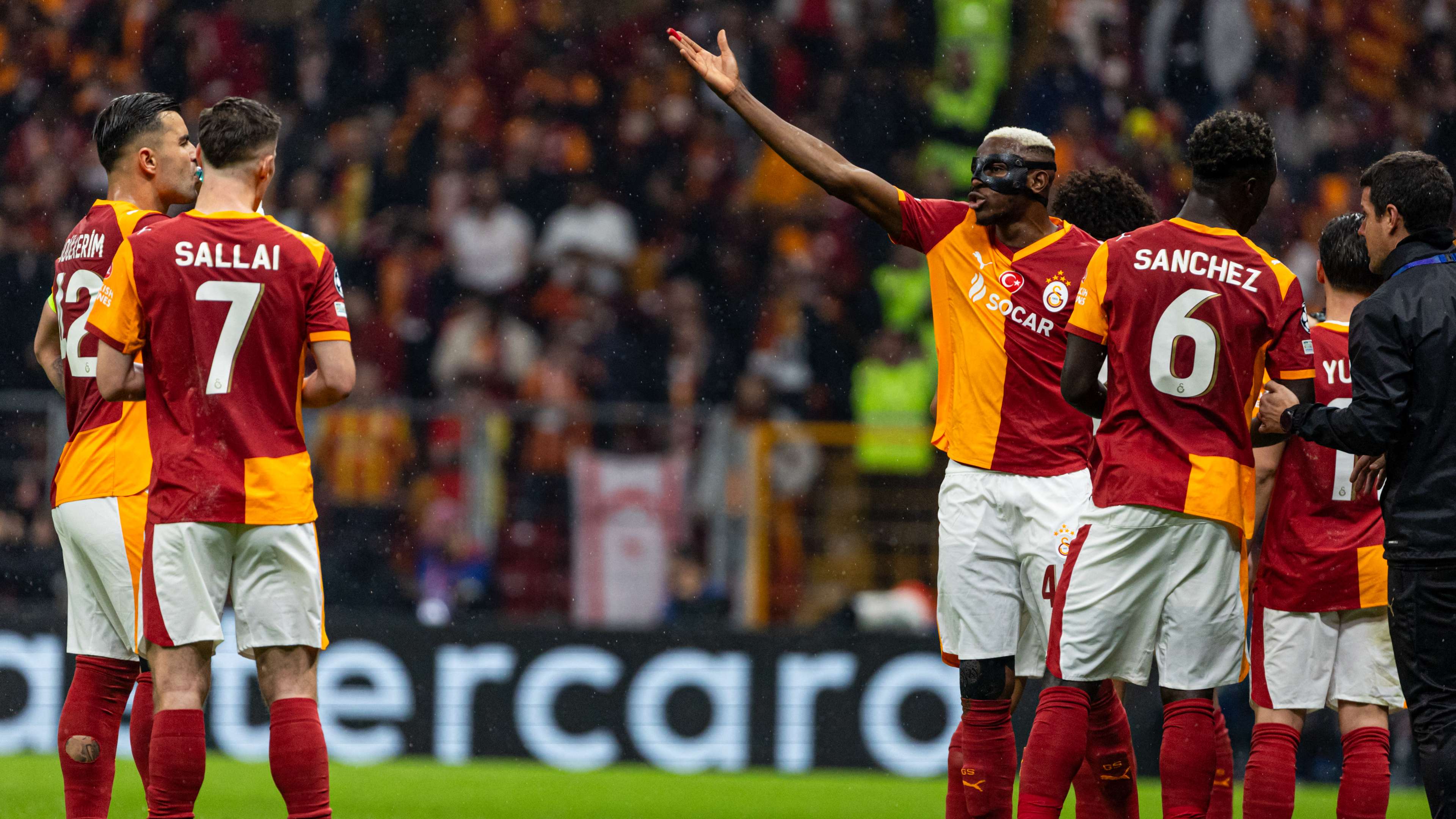 VIDEO: Osimhen rages at Galatasaray teammates after Juventus demolition  