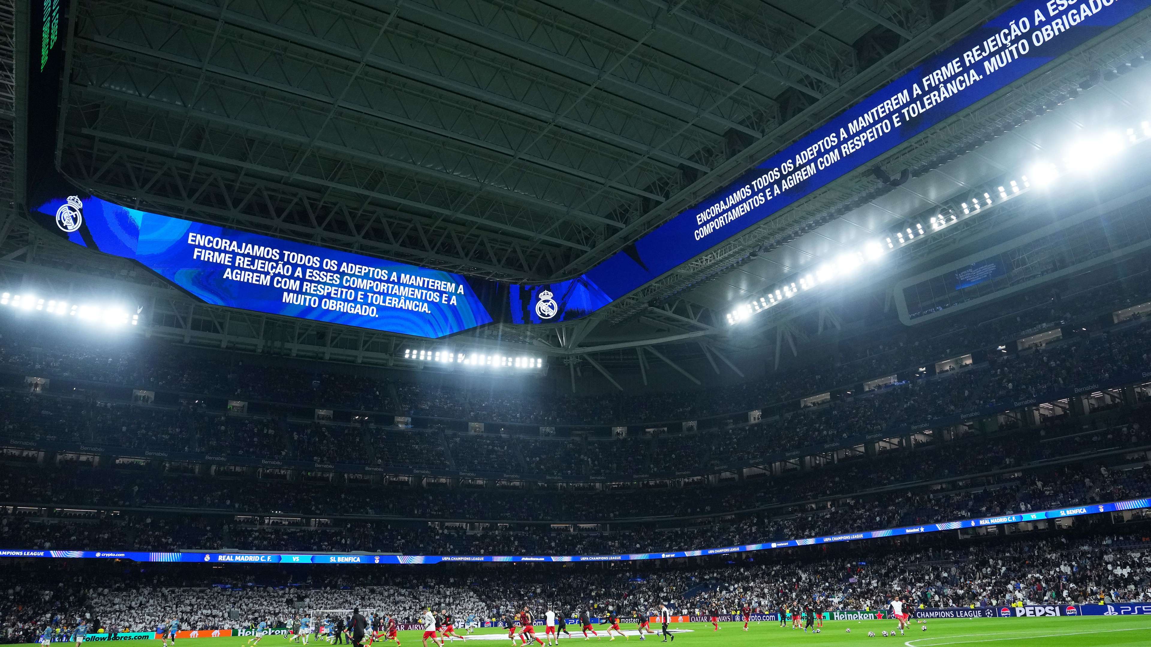 Real Madrid ban fan for Nazi salute  